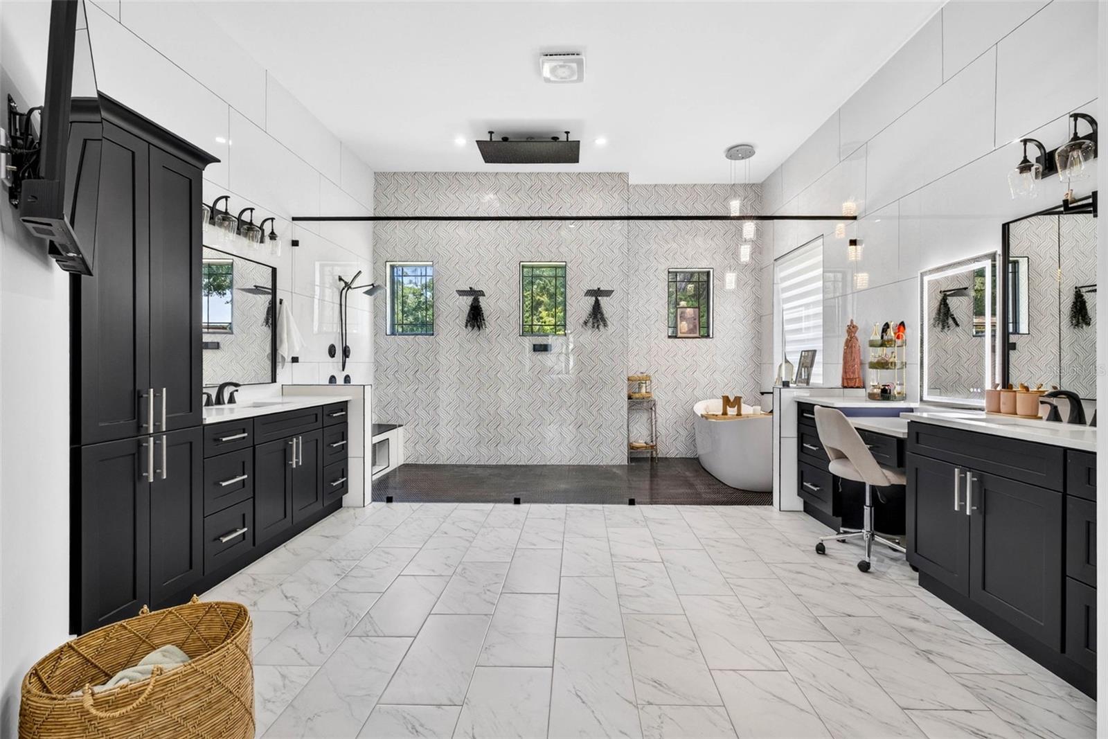 13323 HAPPY HILL RD — photo 36