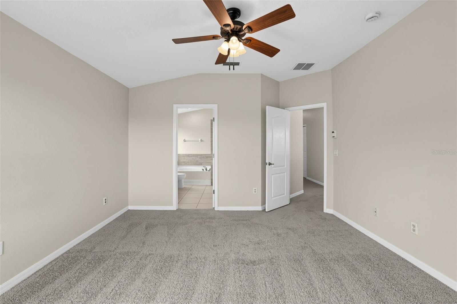 7876 CARRIAGE POINTE DR — photo 19