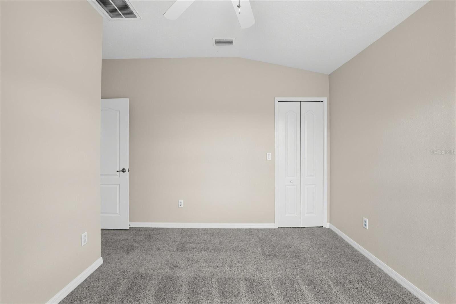 7876 CARRIAGE POINTE DR — photo 23