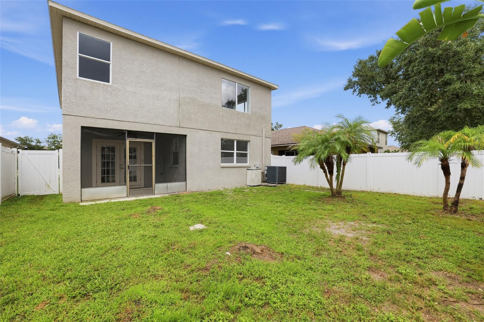 7876 CARRIAGE POINTE DR — photo 25