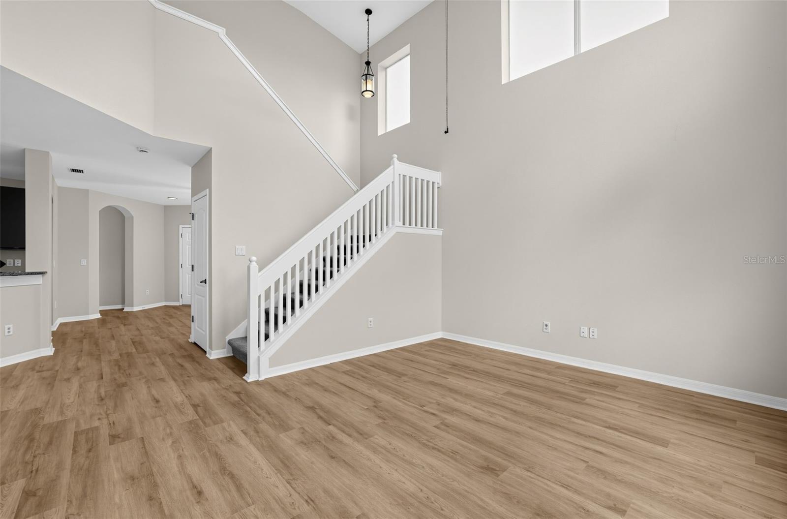 7876 CARRIAGE POINTE DR — photo 3