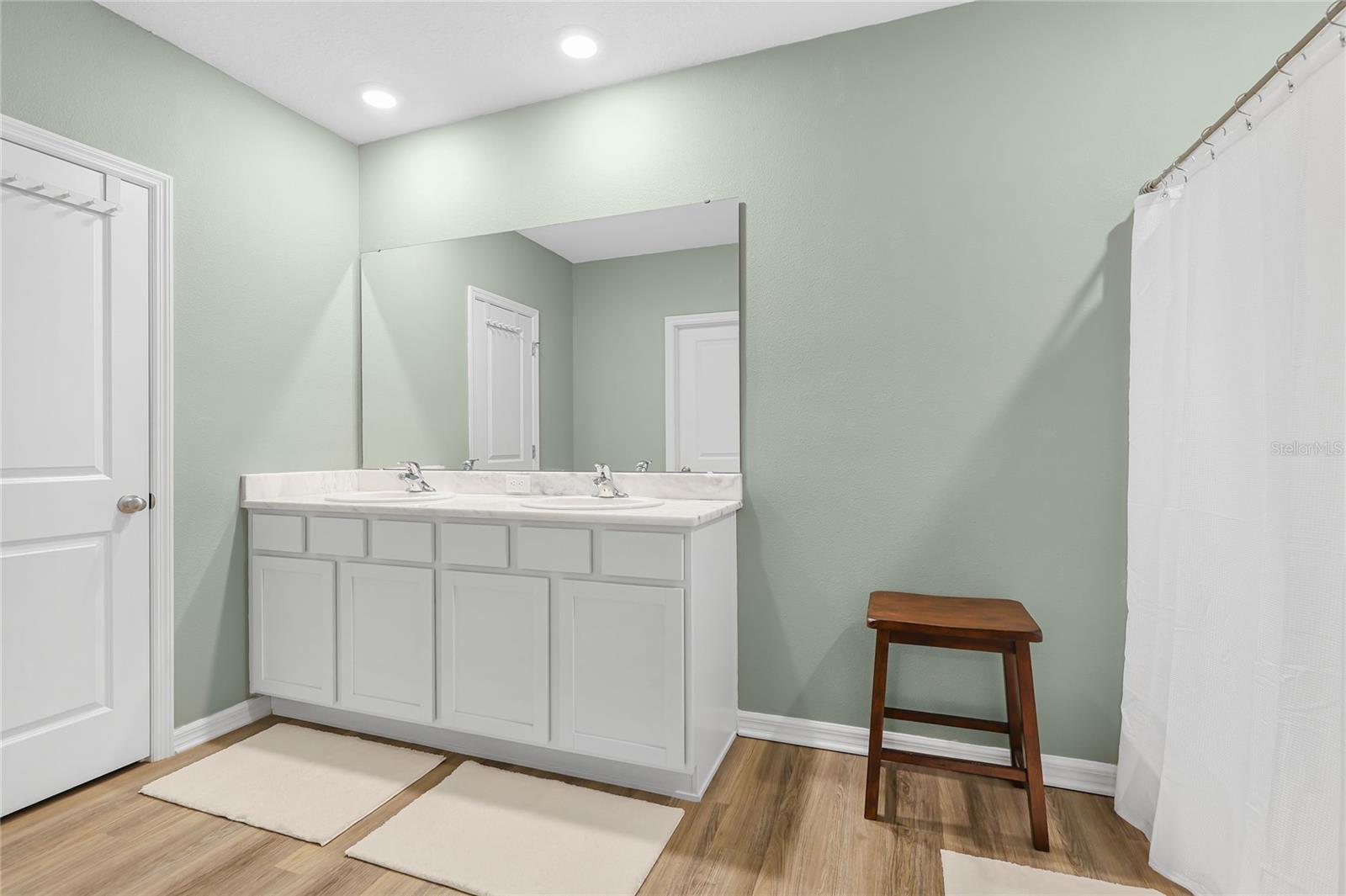 3391 HILLTOP CIR — photo 16
