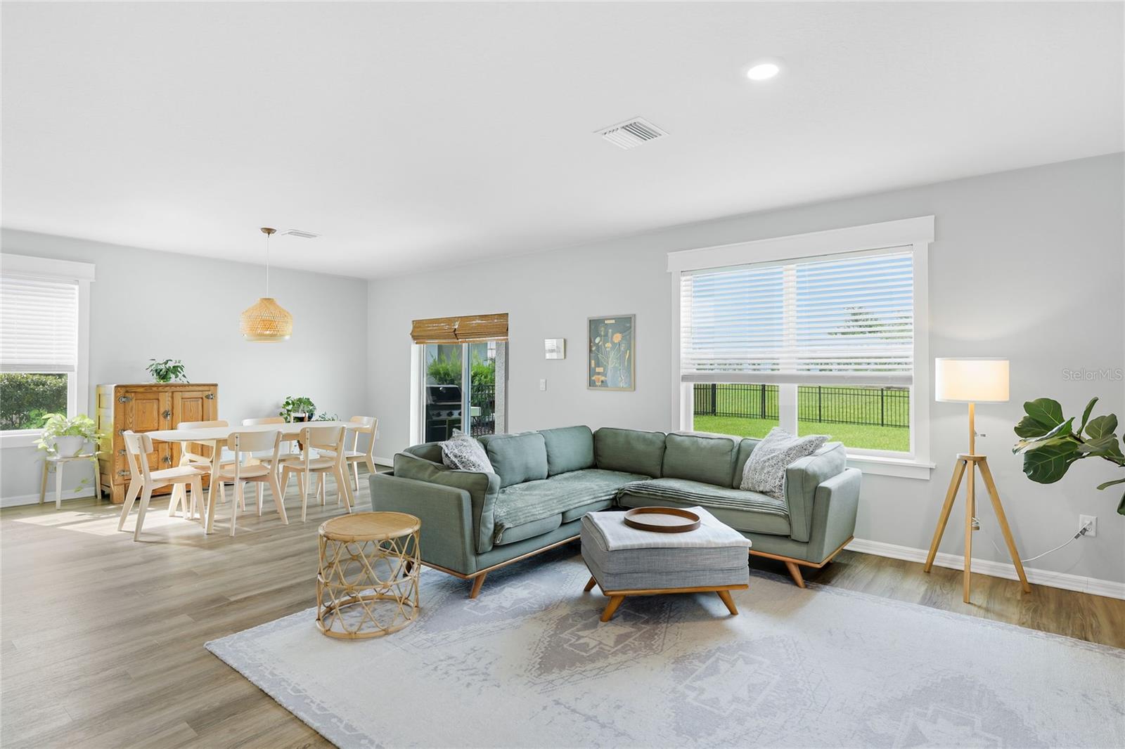 3391 HILLTOP CIR — photo 9