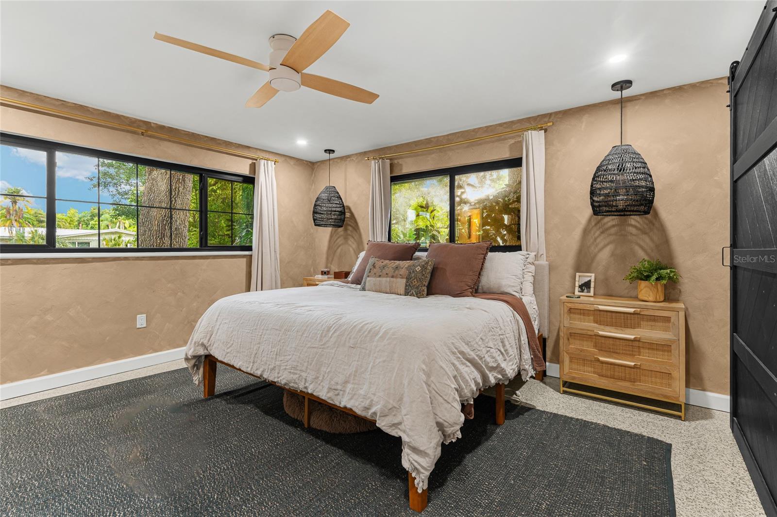 2410 VALENCIA DR — photo 19