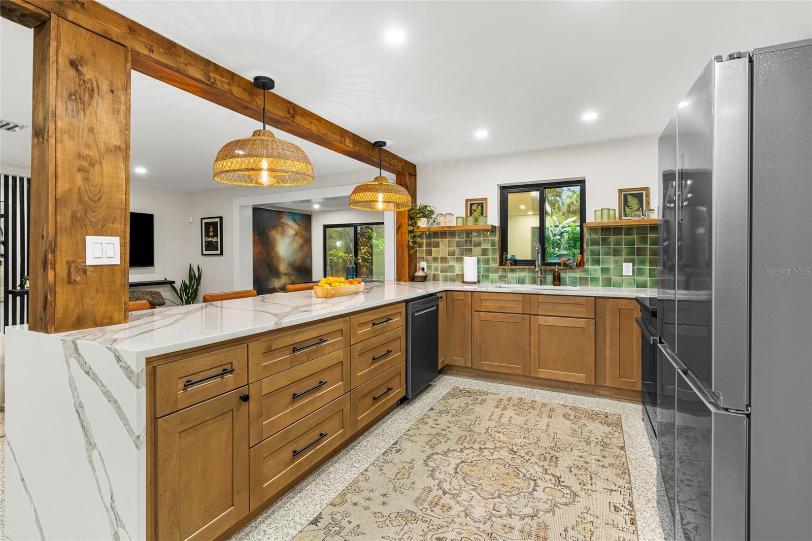 2410 VALENCIA DR — photo 3