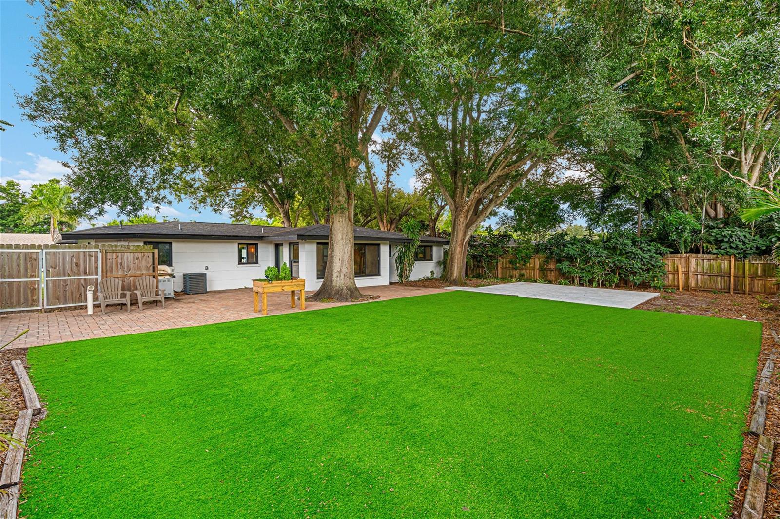 2410 VALENCIA DR — photo 5