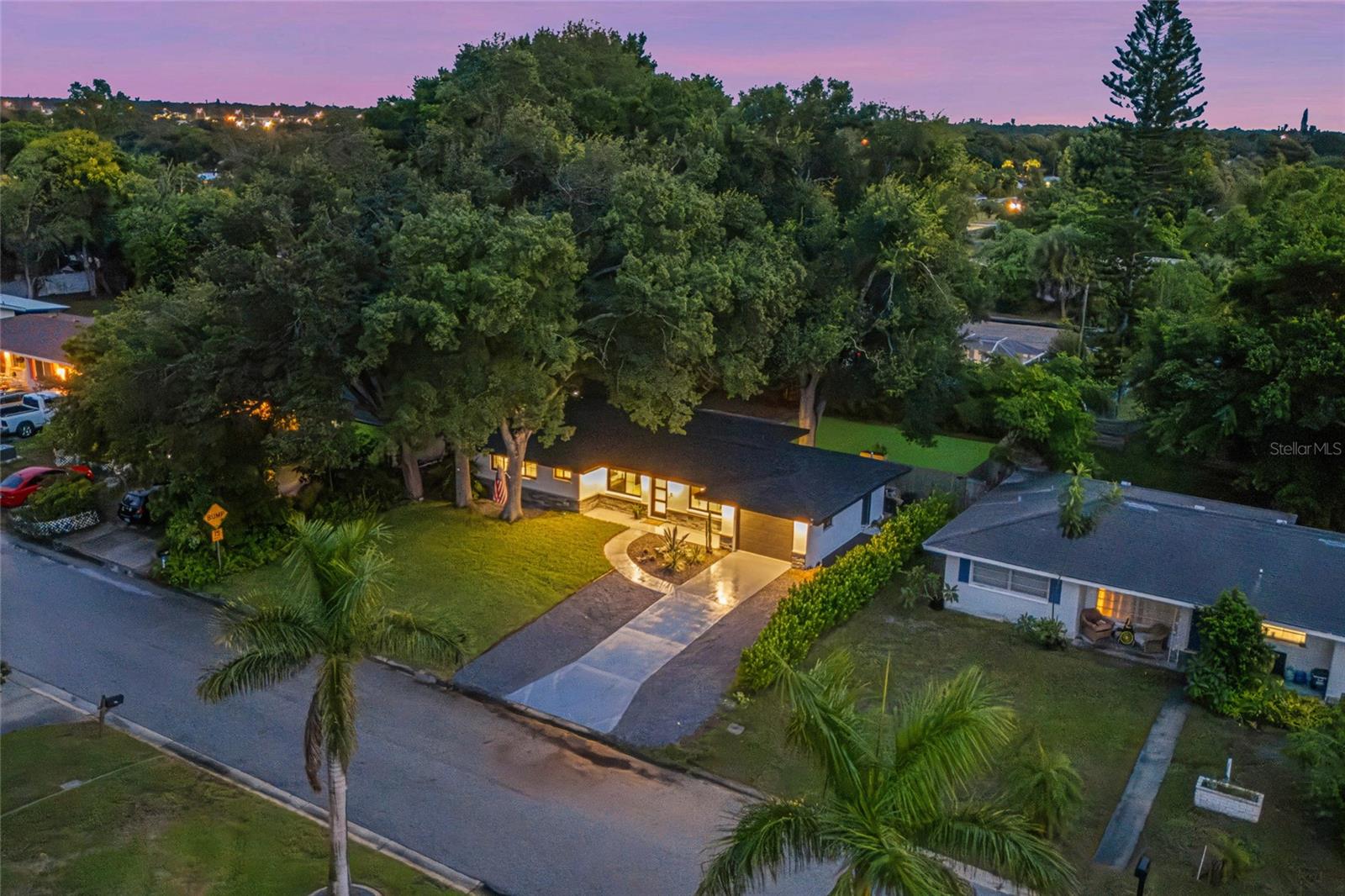 2410 VALENCIA DR — photo 25