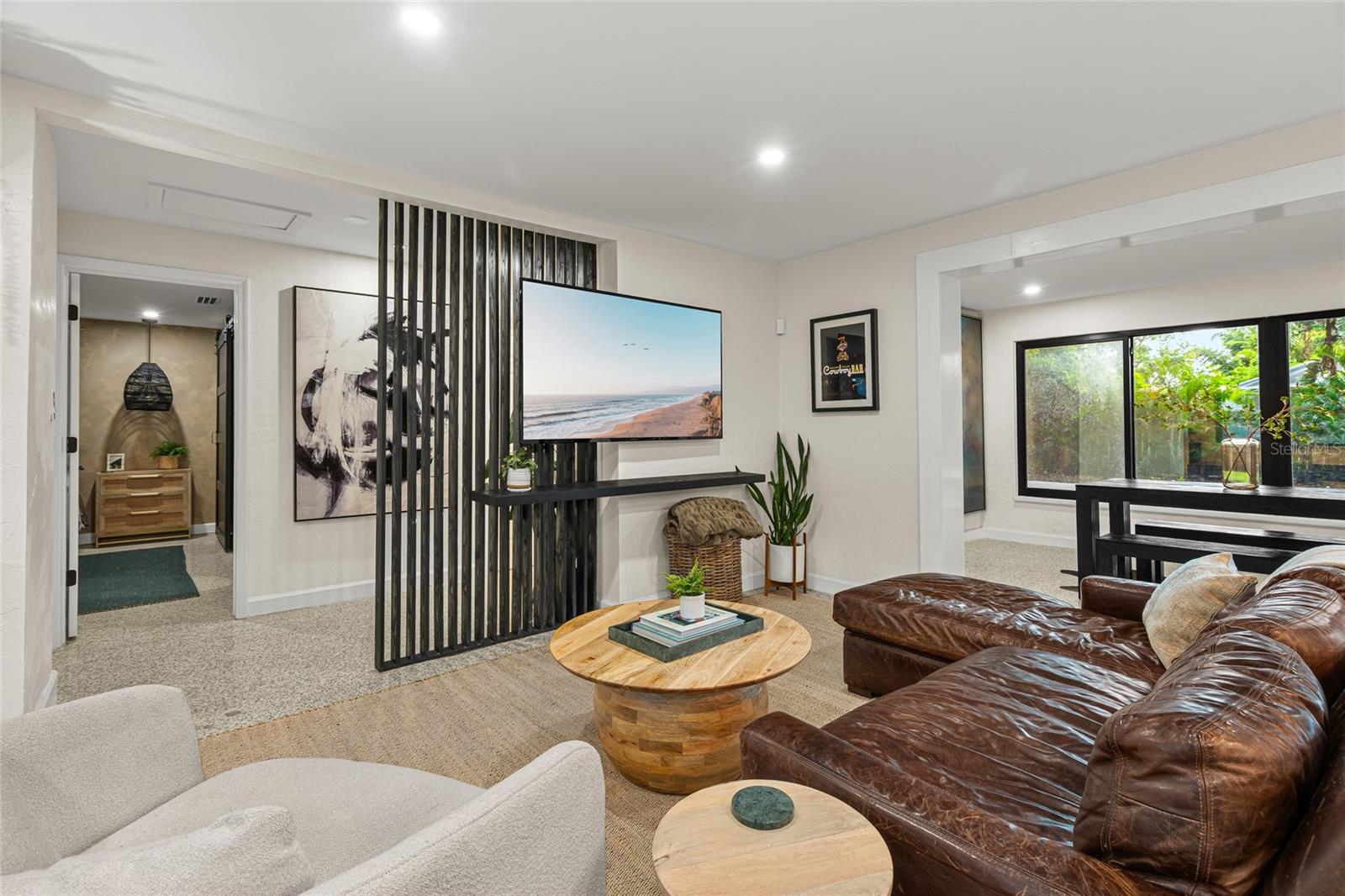 2410 VALENCIA DR — photo 13