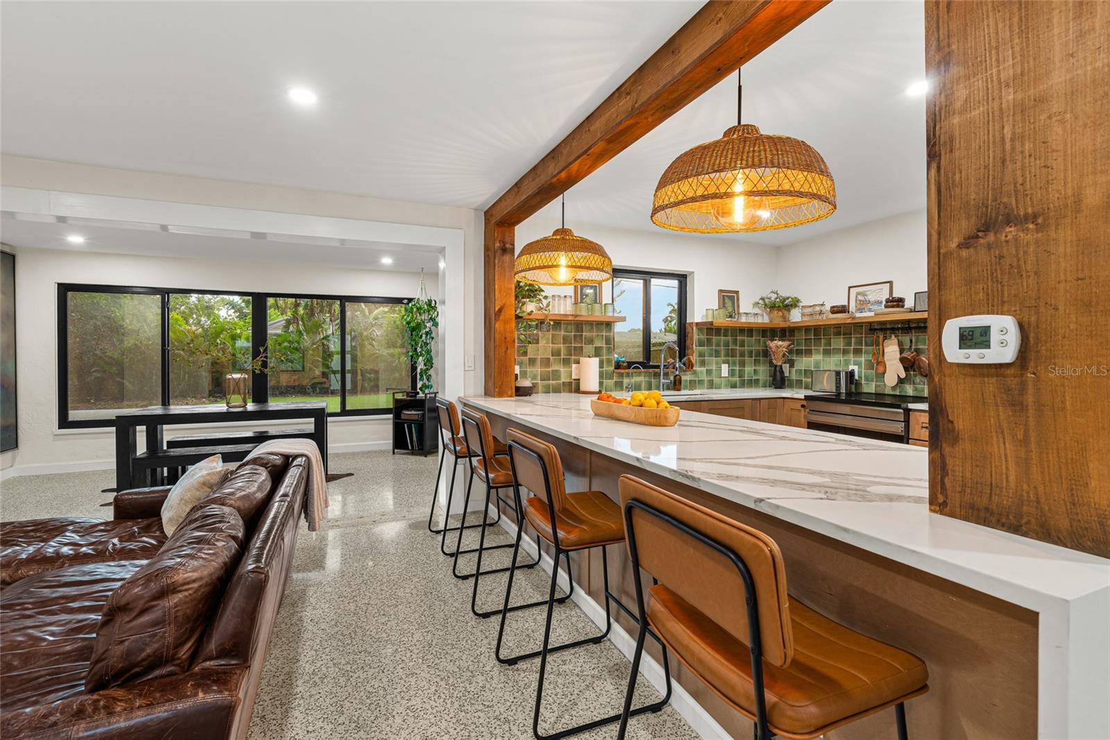 2410 VALENCIA DR — photo 7