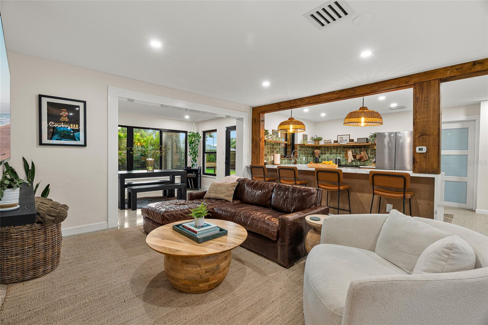 2410 VALENCIA DR — photo 6