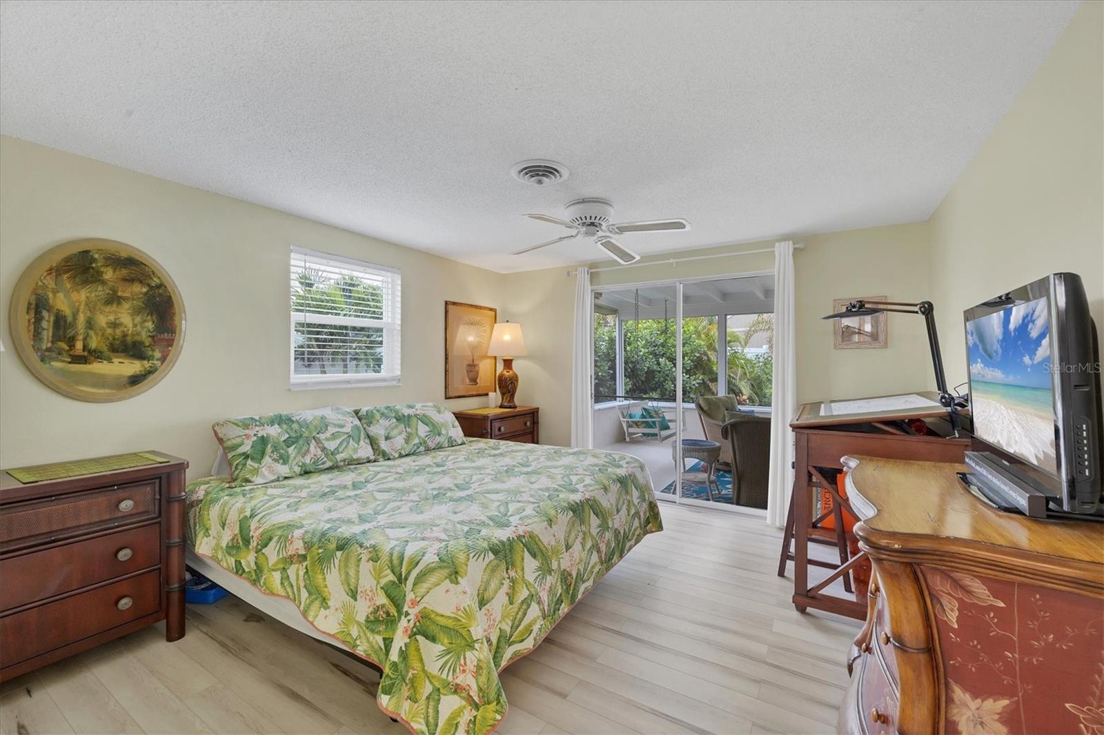114 LEE CIR — photo 18