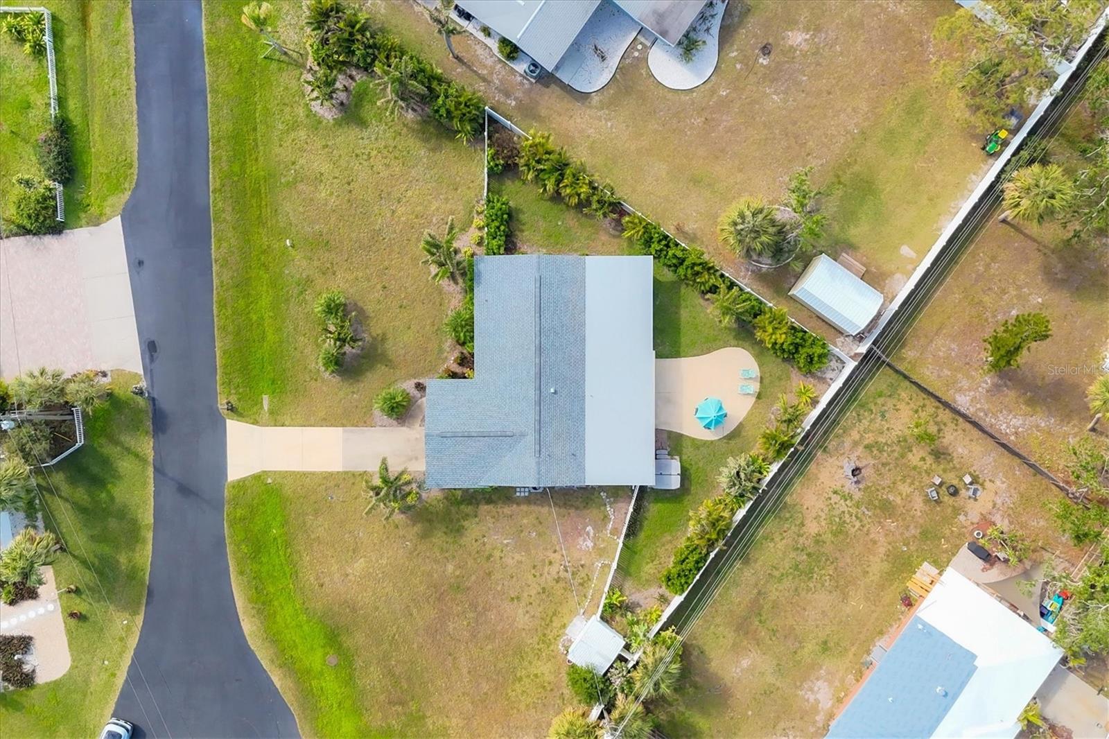 114 LEE CIR — photo 35