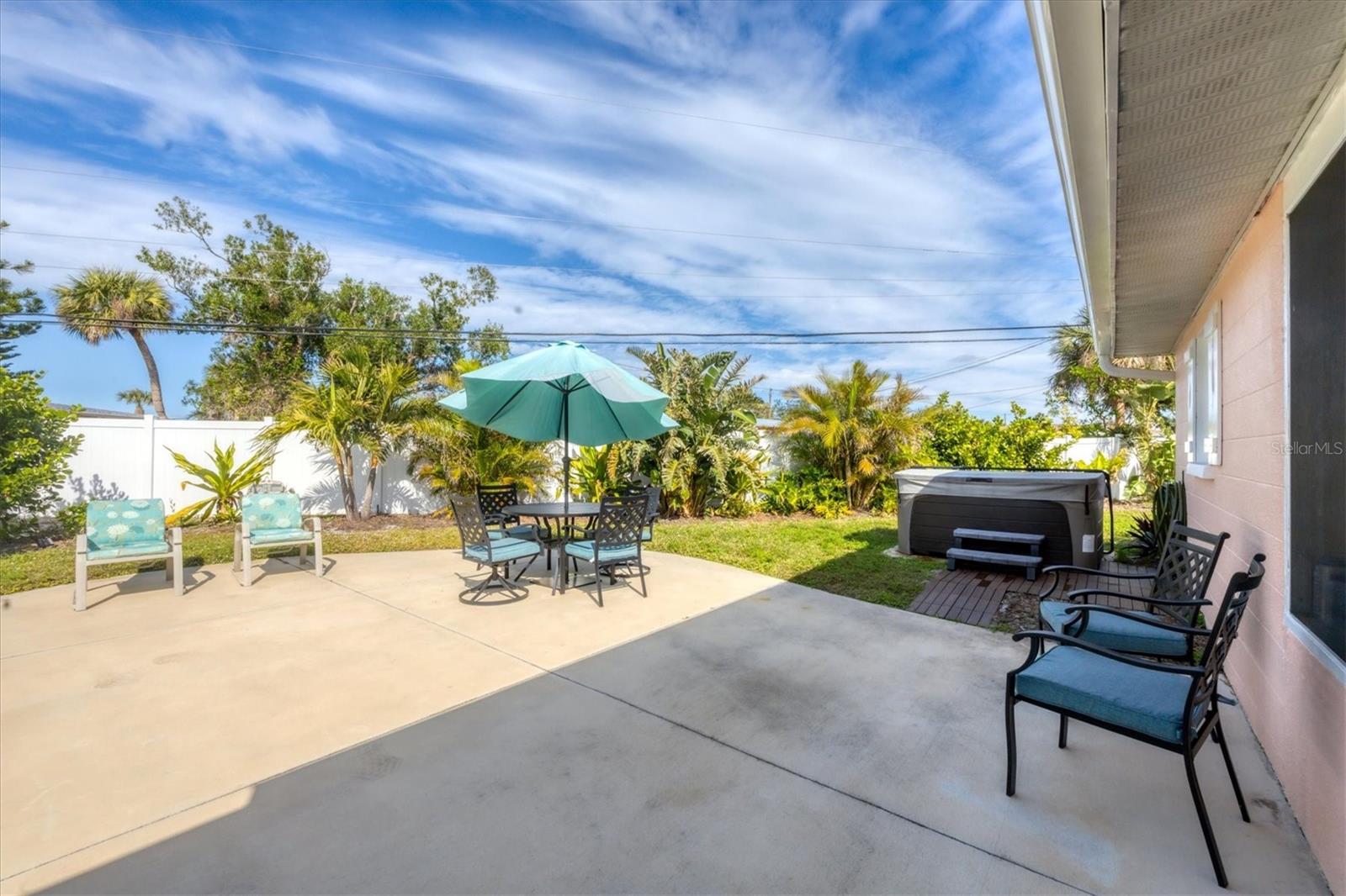 114 LEE CIR — photo 30