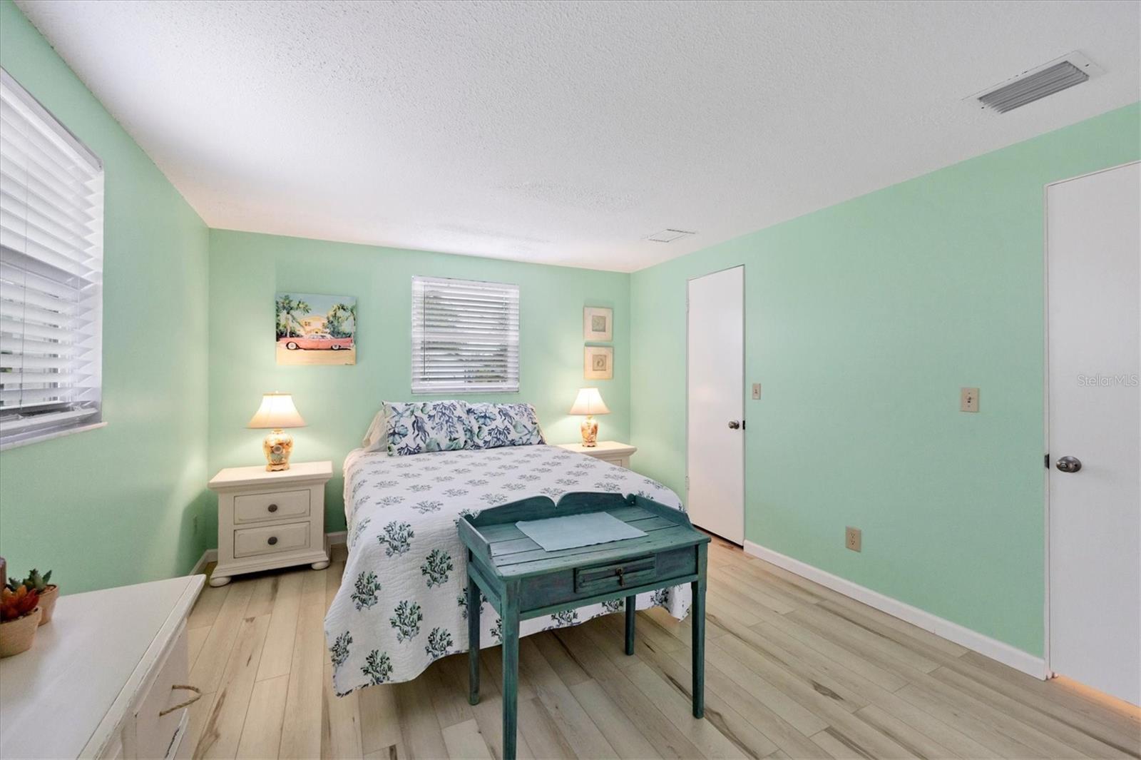 114 LEE CIR — photo 24