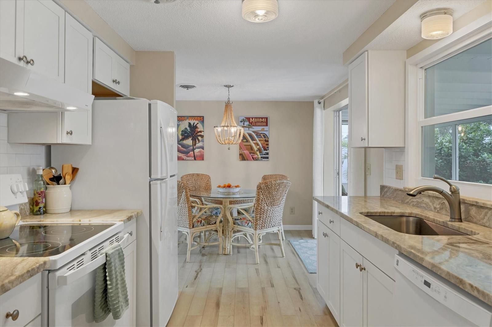 114 LEE CIR — photo 15