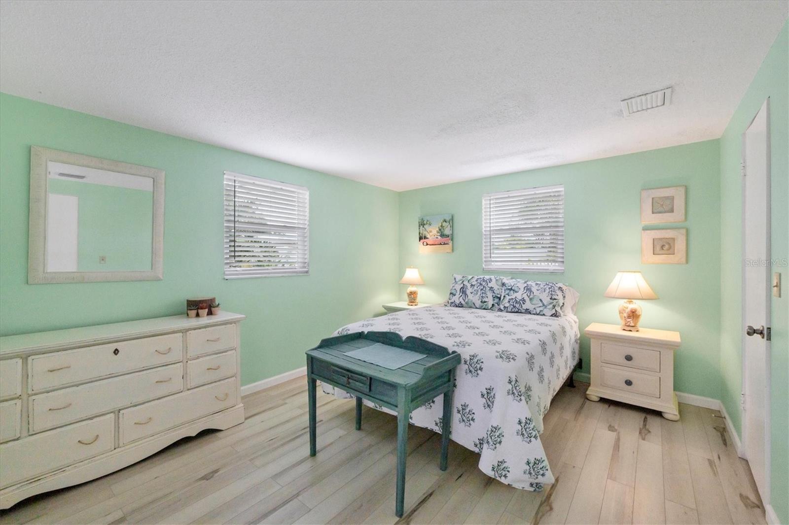114 LEE CIR — photo 23