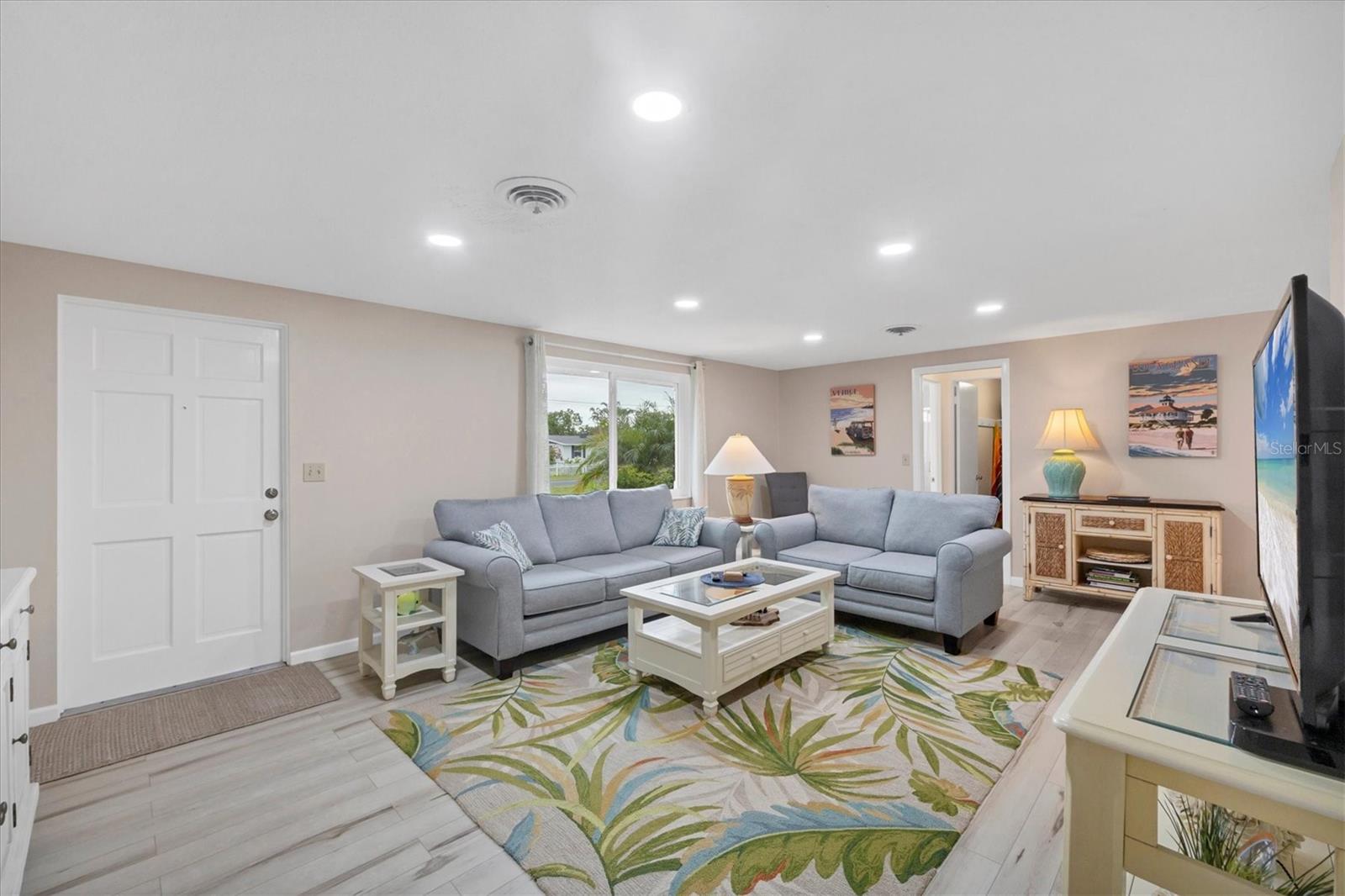 114 LEE CIR — photo 8