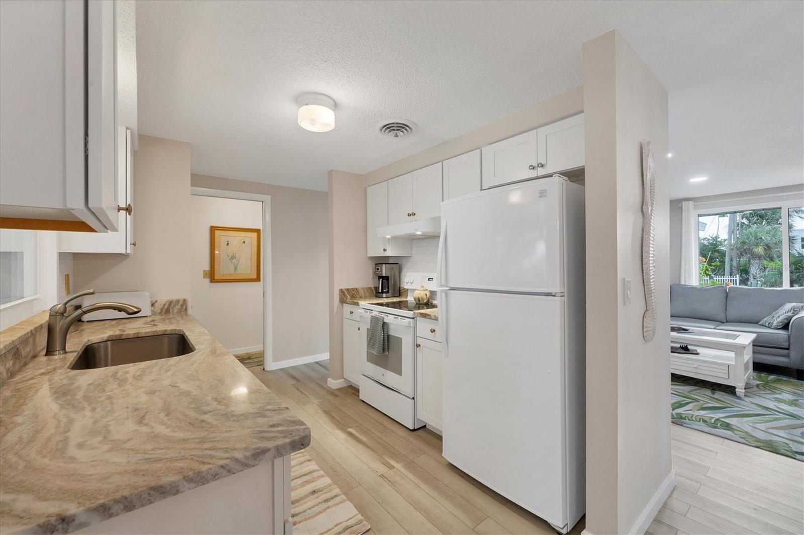 114 LEE CIR — photo 12