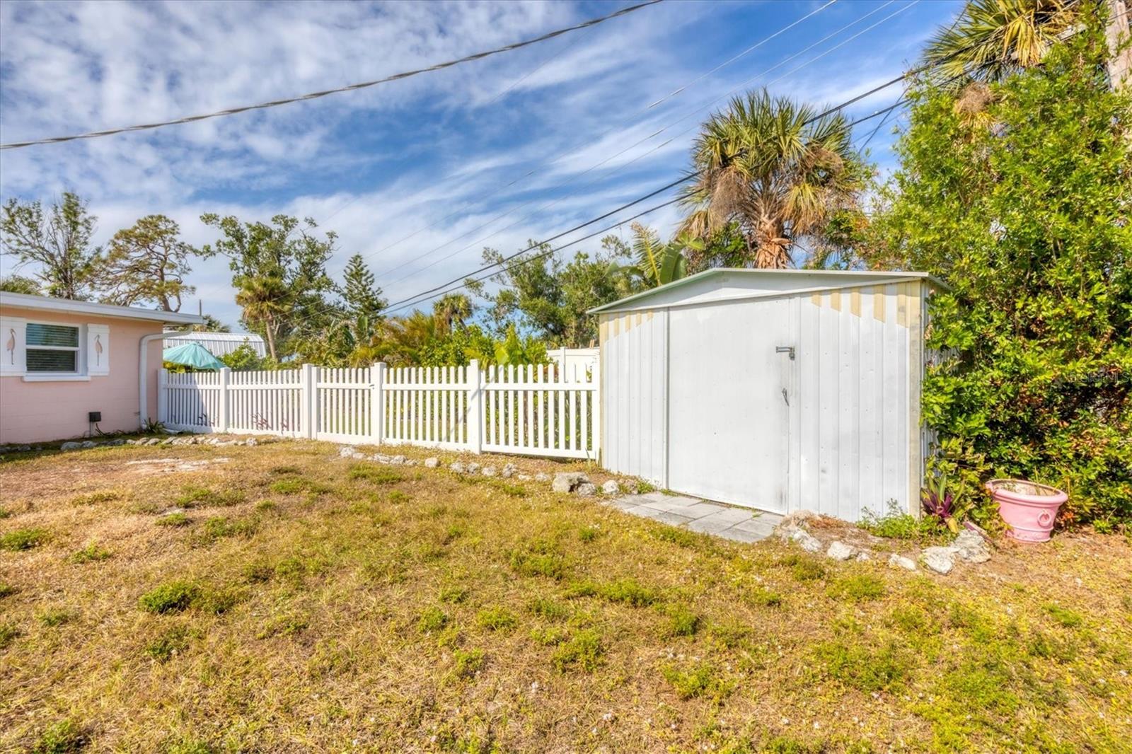 114 LEE CIR — photo 34