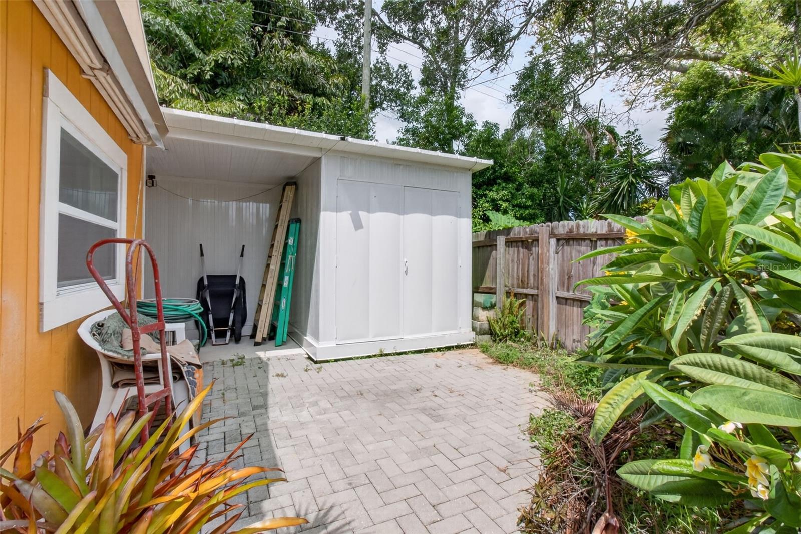 11420 OVAL DR W — photo 30