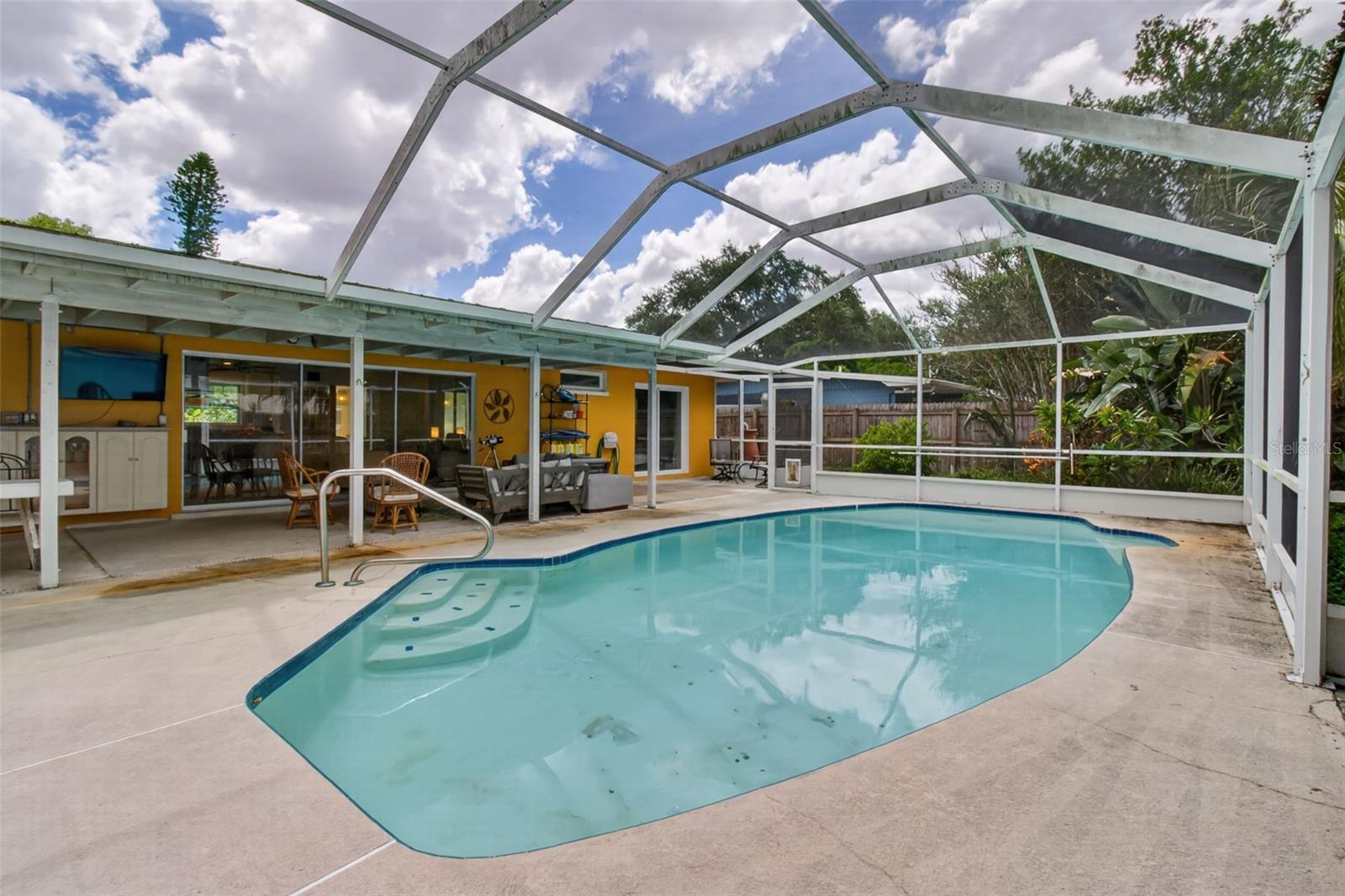 11420 OVAL DR W — photo 25