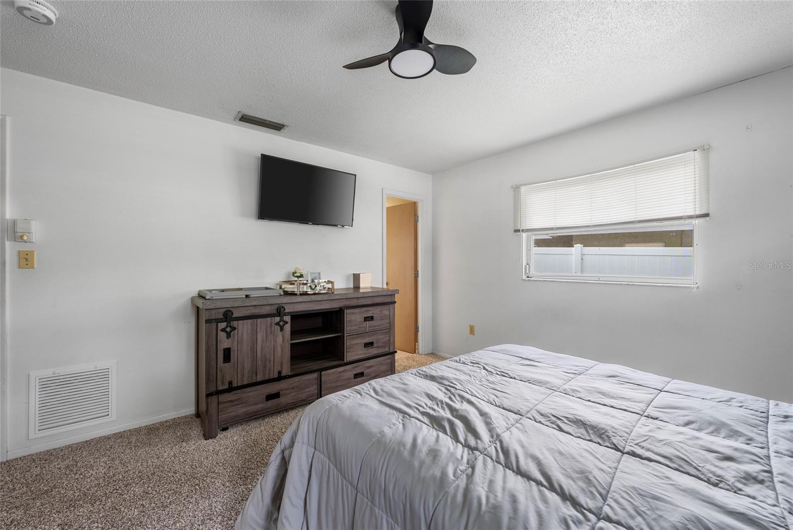 4594 PARNELL DR — photo 17