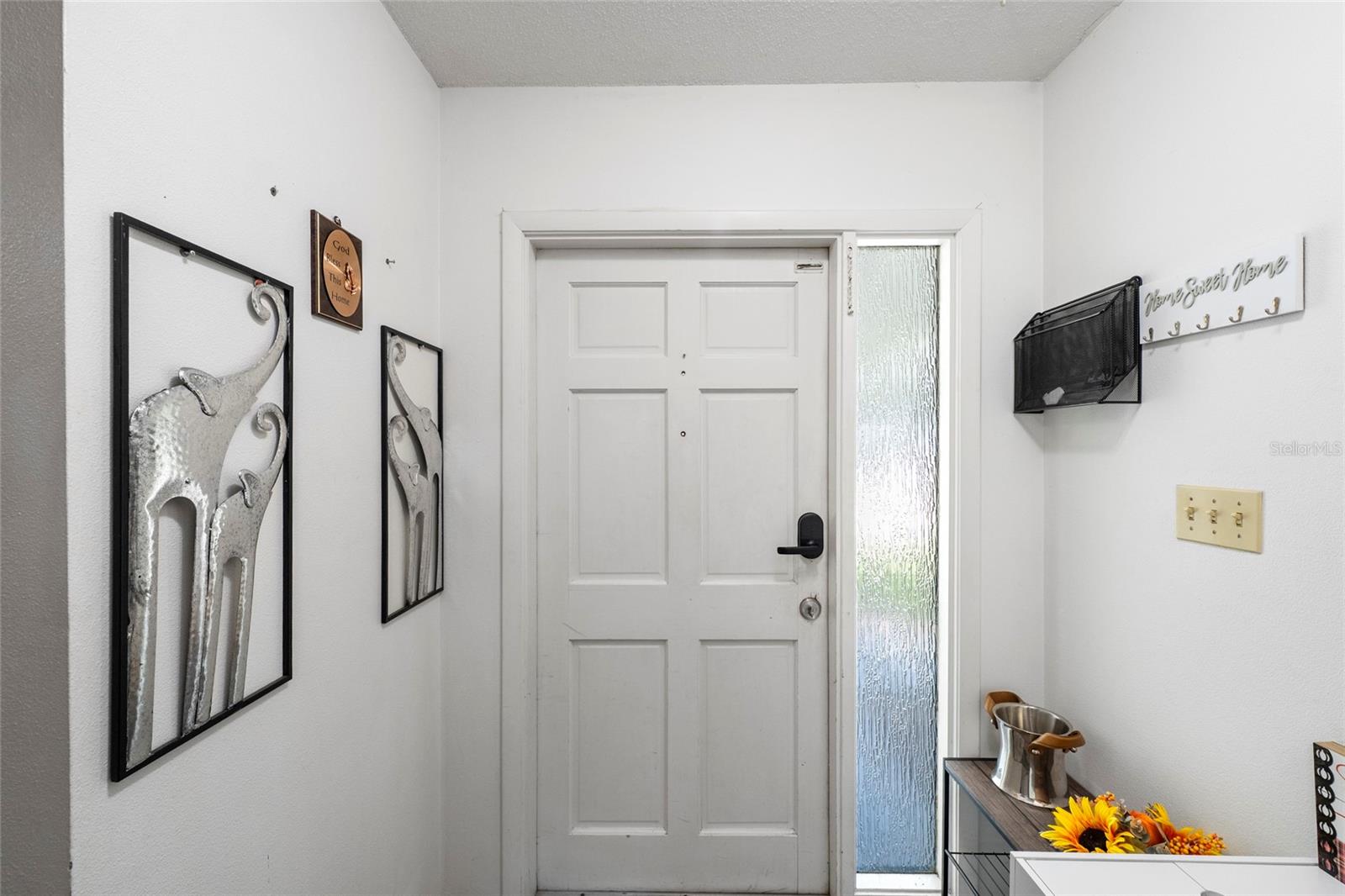 4594 PARNELL DR — photo 3