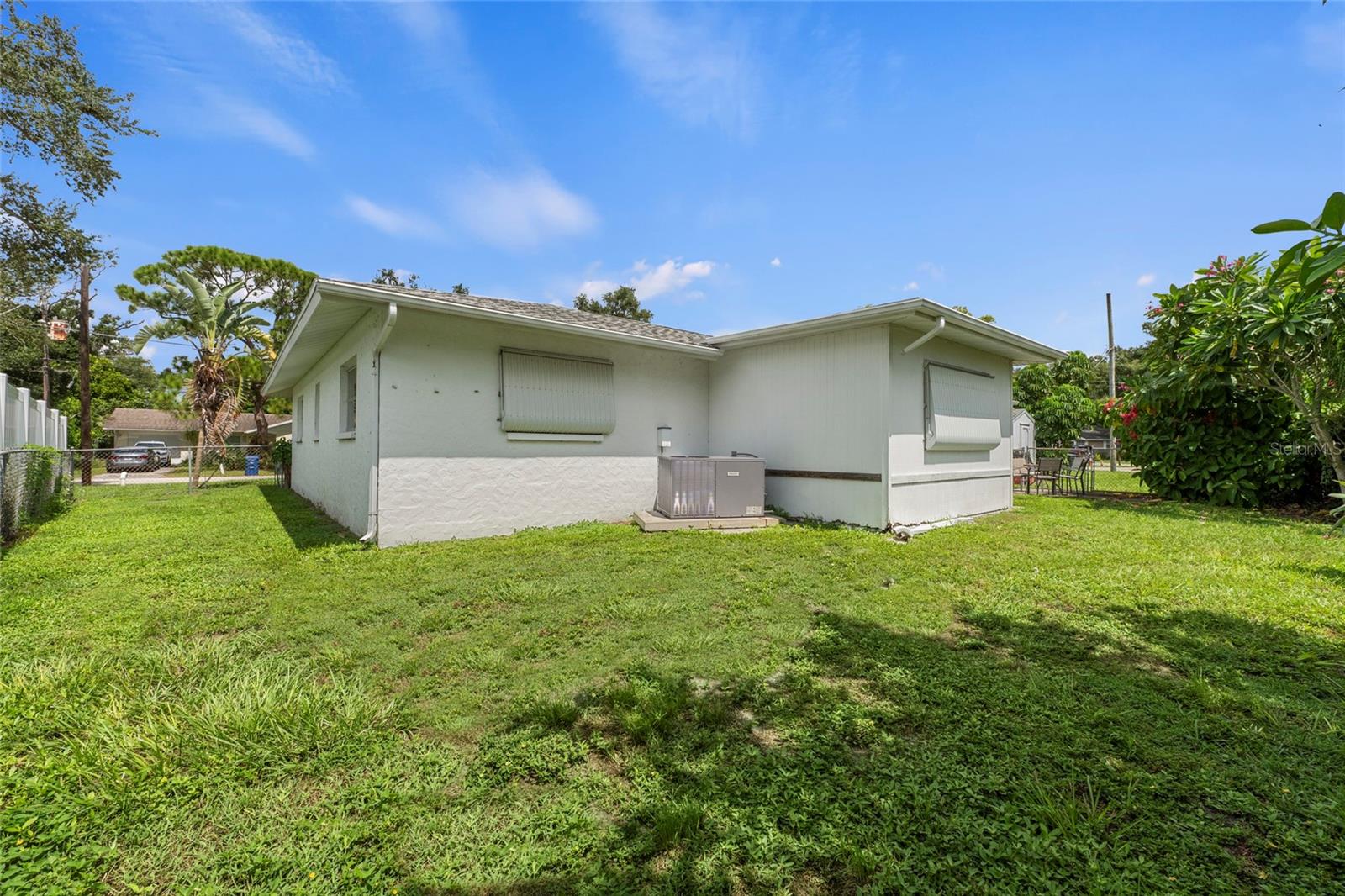 4594 PARNELL DR — photo 28