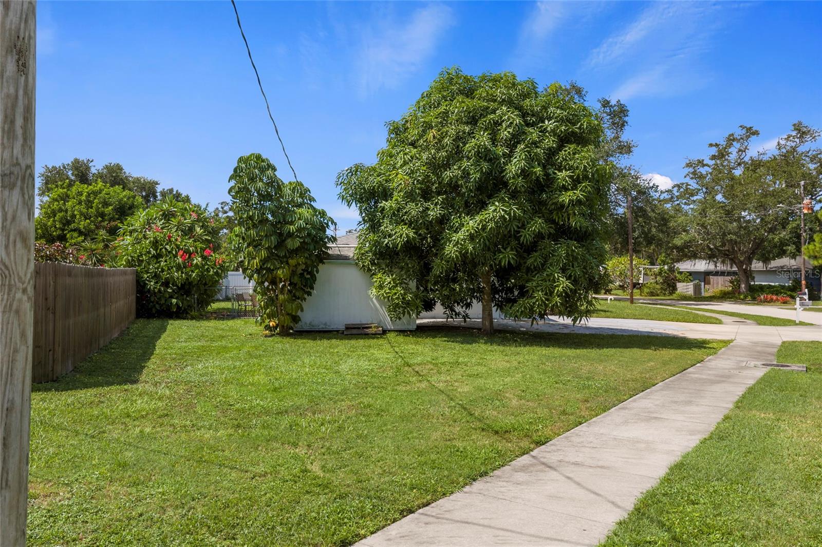 4594 PARNELL DR — photo 32