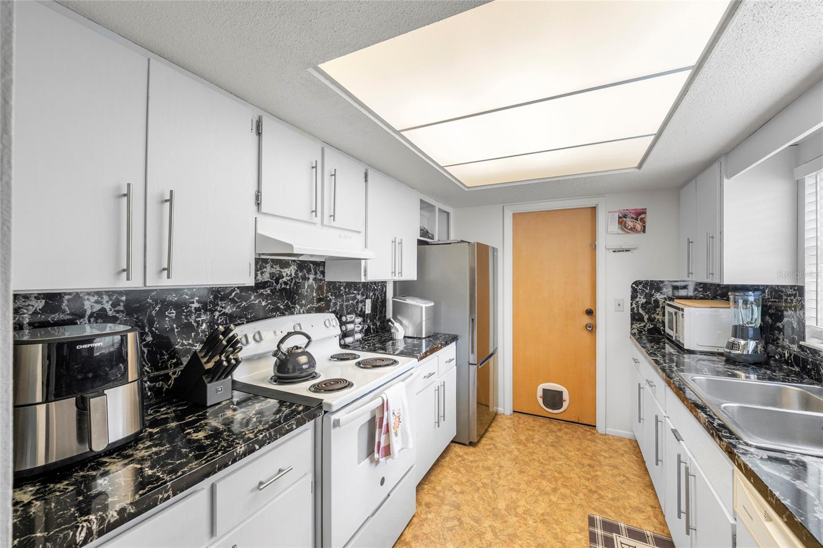 4594 PARNELL DR — photo 13