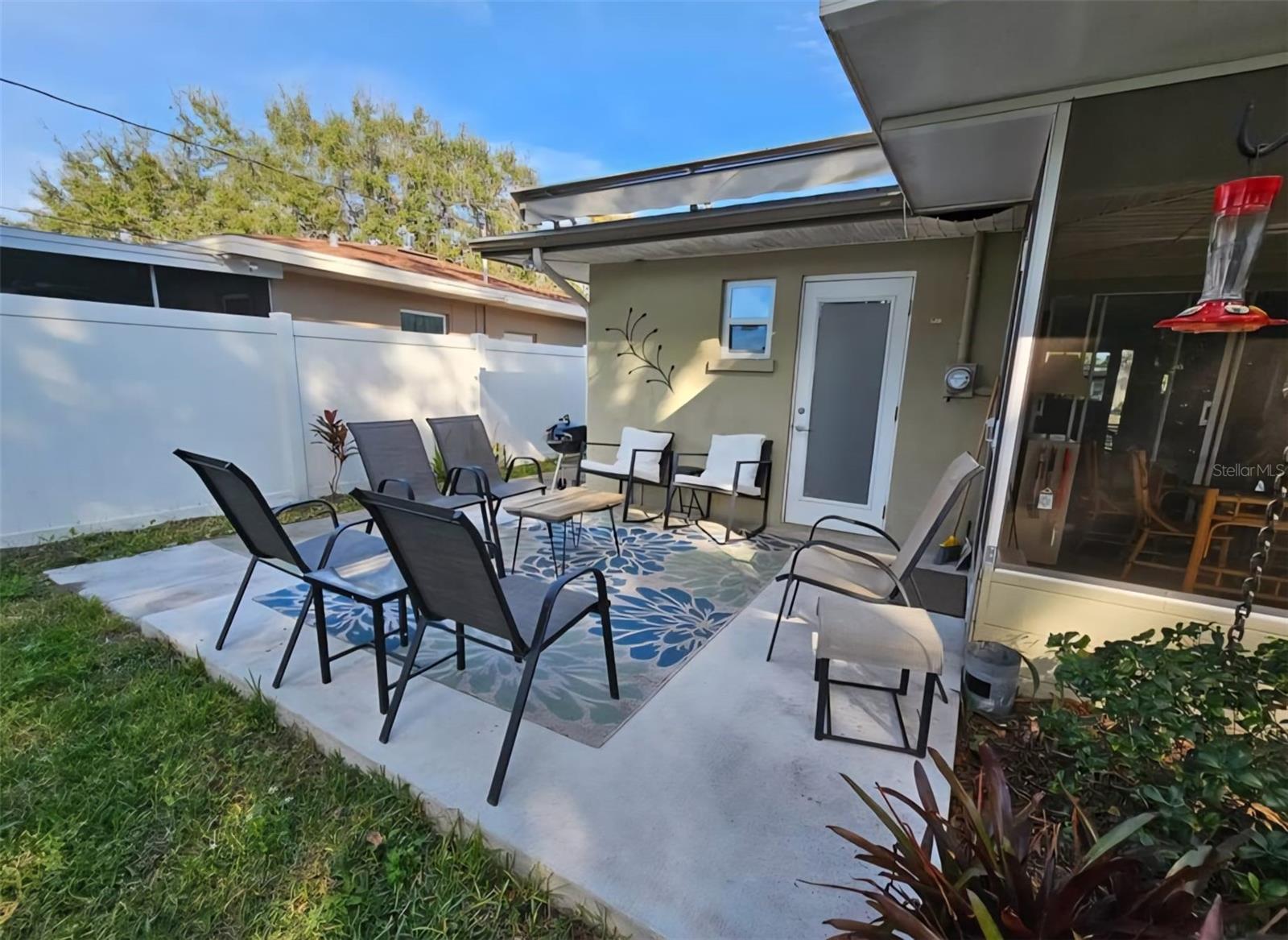 11598 OVAL DR W — photo 16