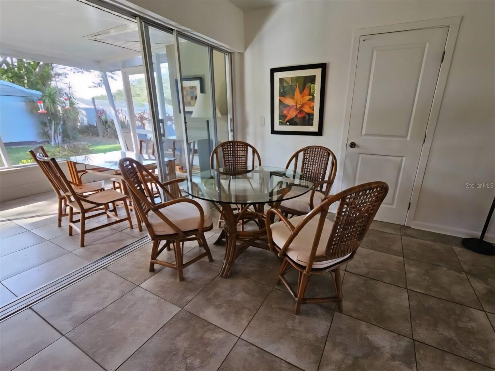 11598 OVAL DR W — photo 9