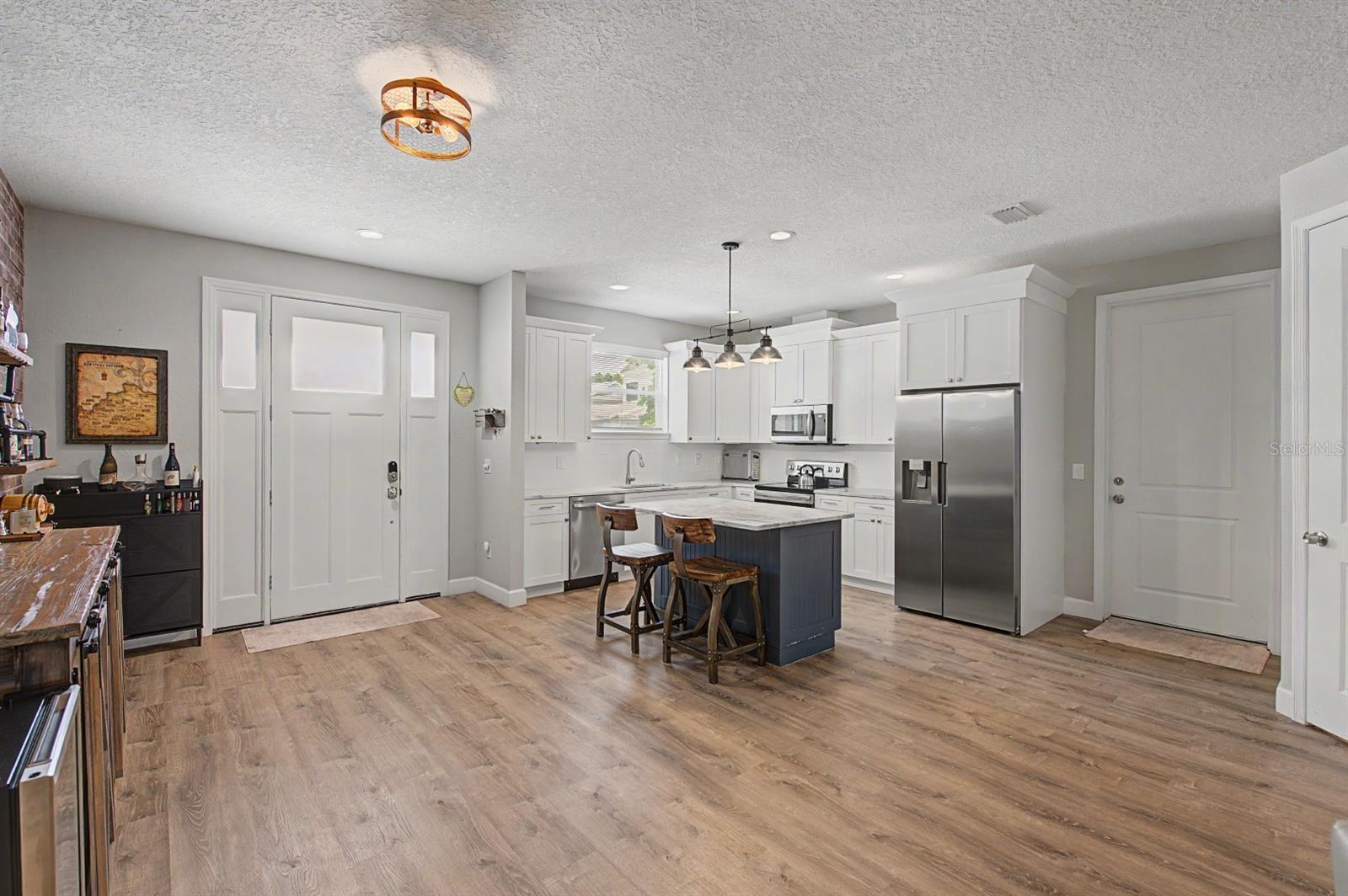 224 W EMILY ST — photo 12