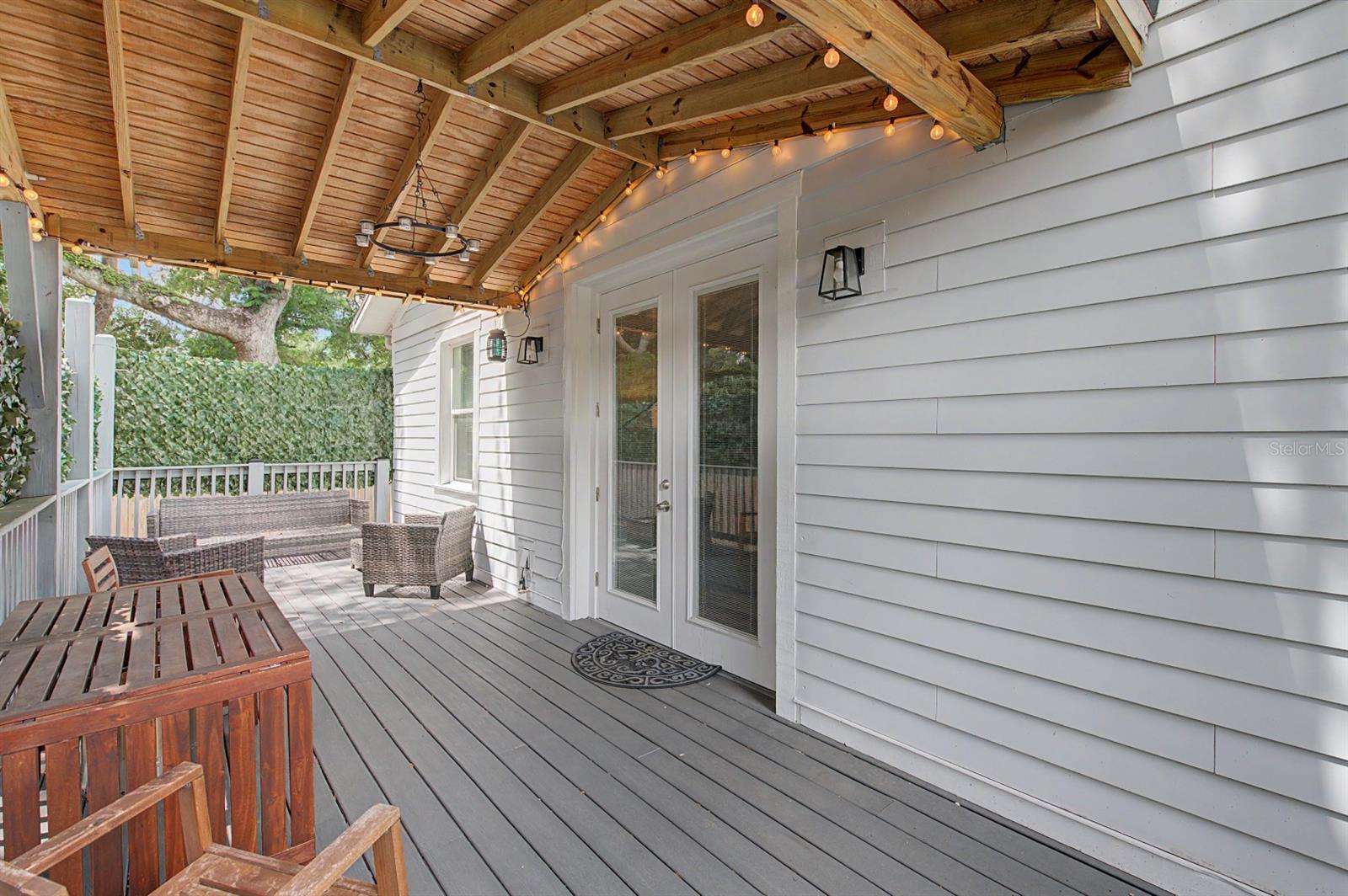224 W EMILY ST — photo 33