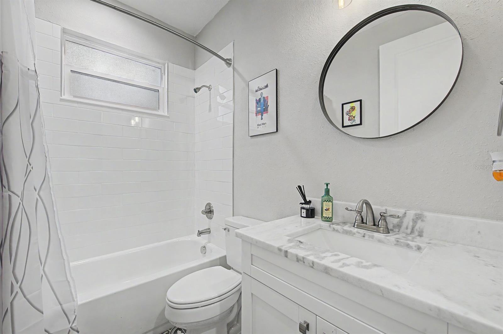 224 W EMILY ST — photo 29