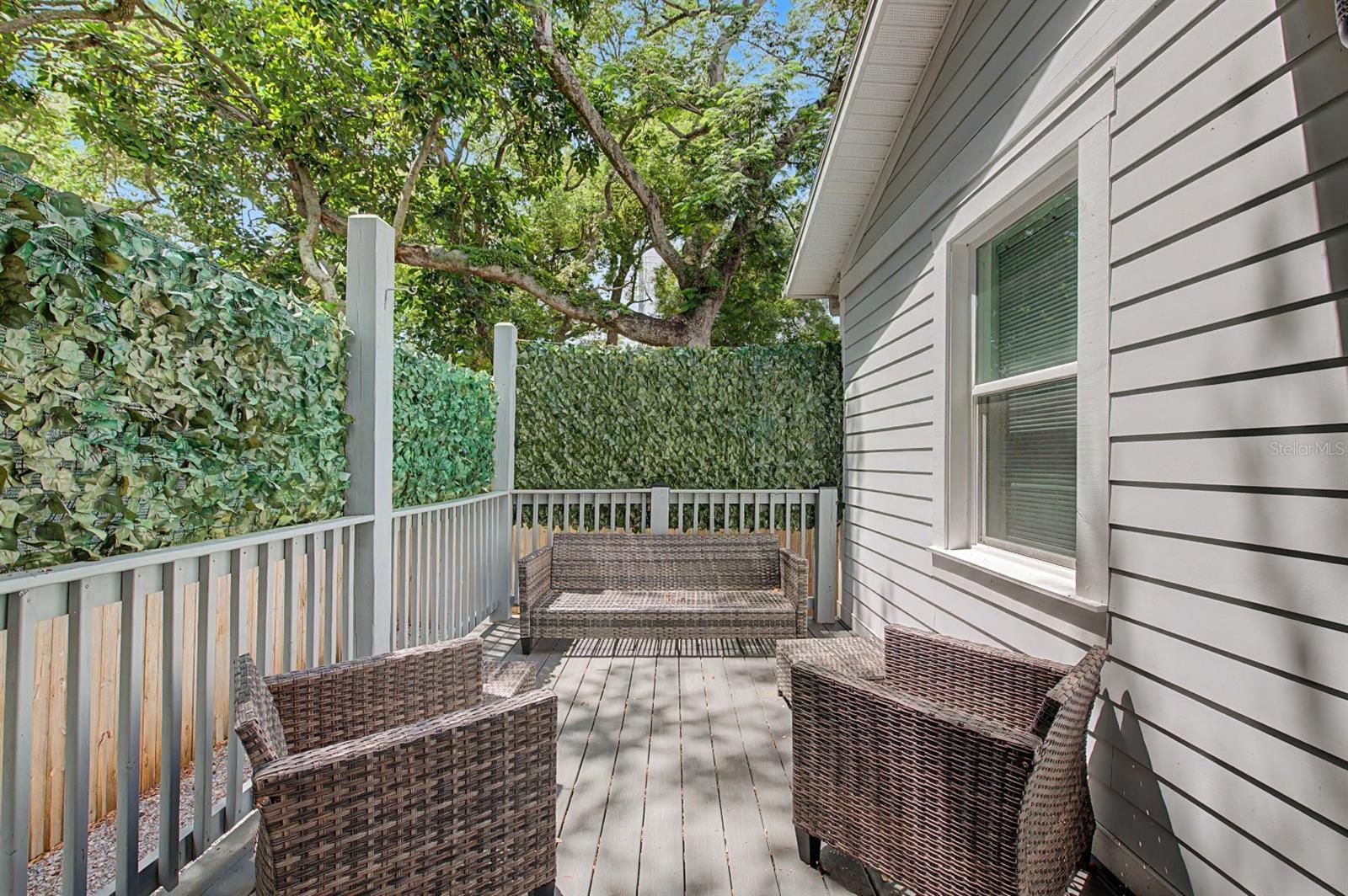 224 W EMILY ST — photo 34