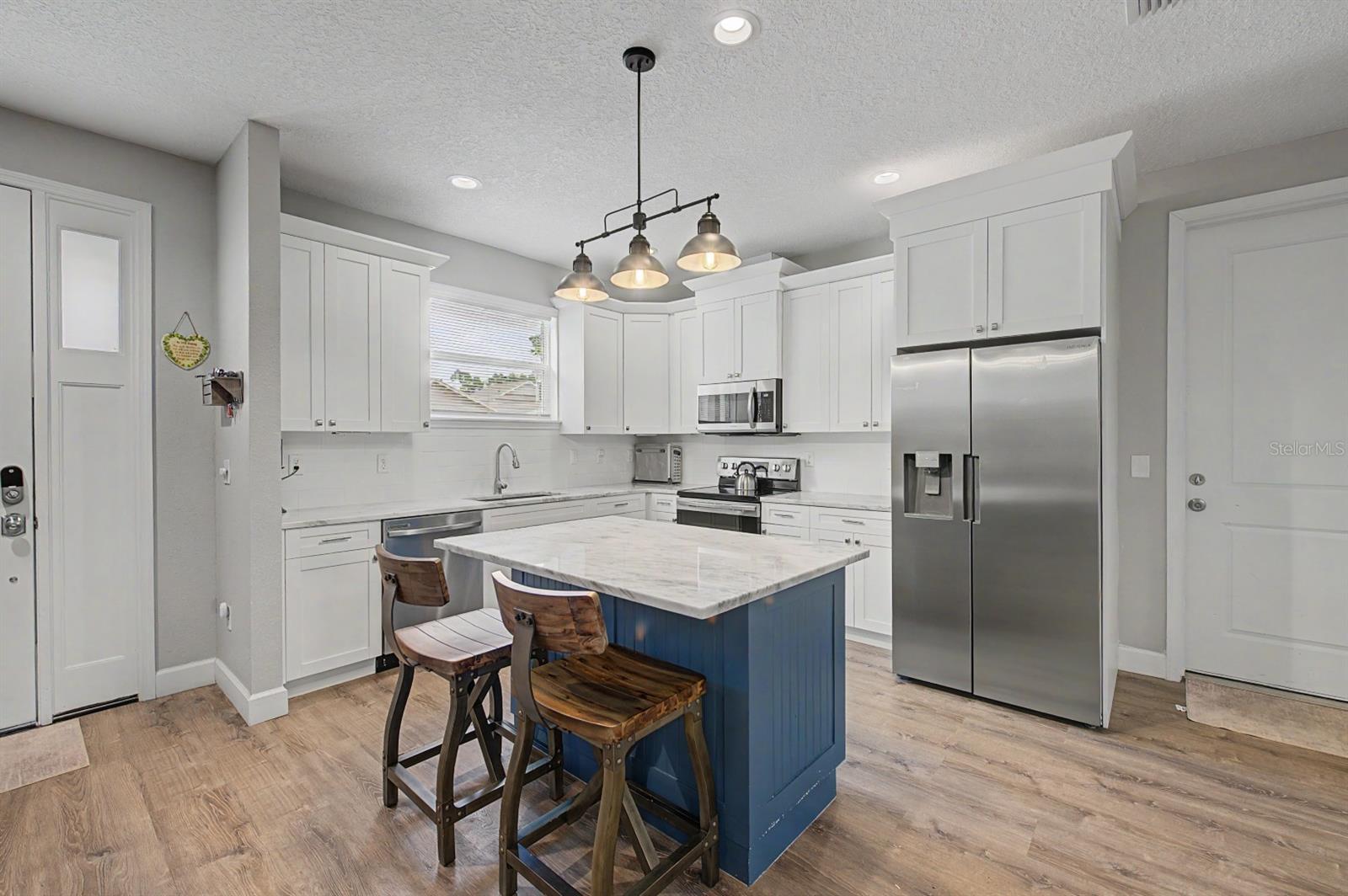 224 W EMILY ST — photo 17