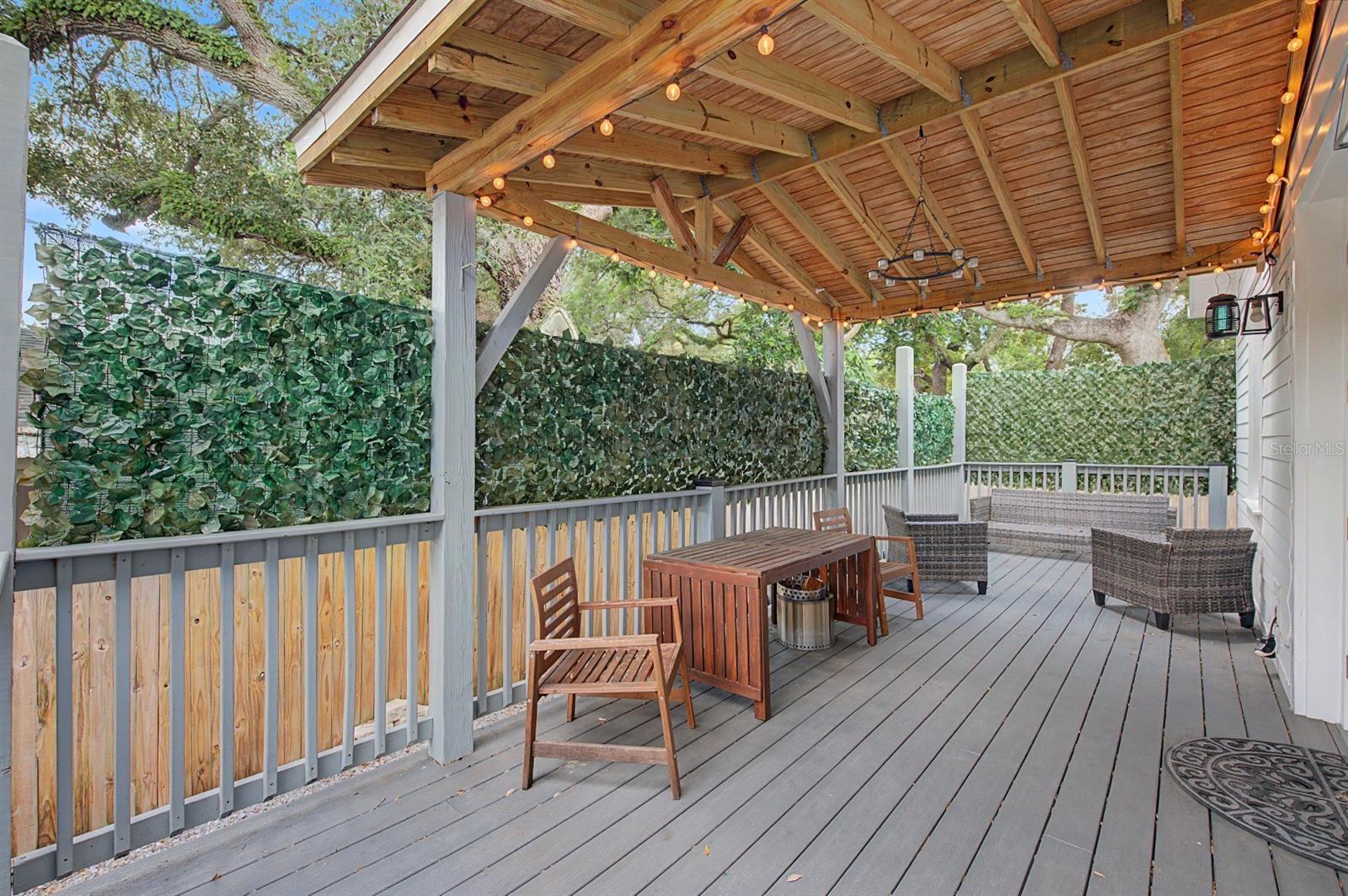 224 W EMILY ST — photo 32
