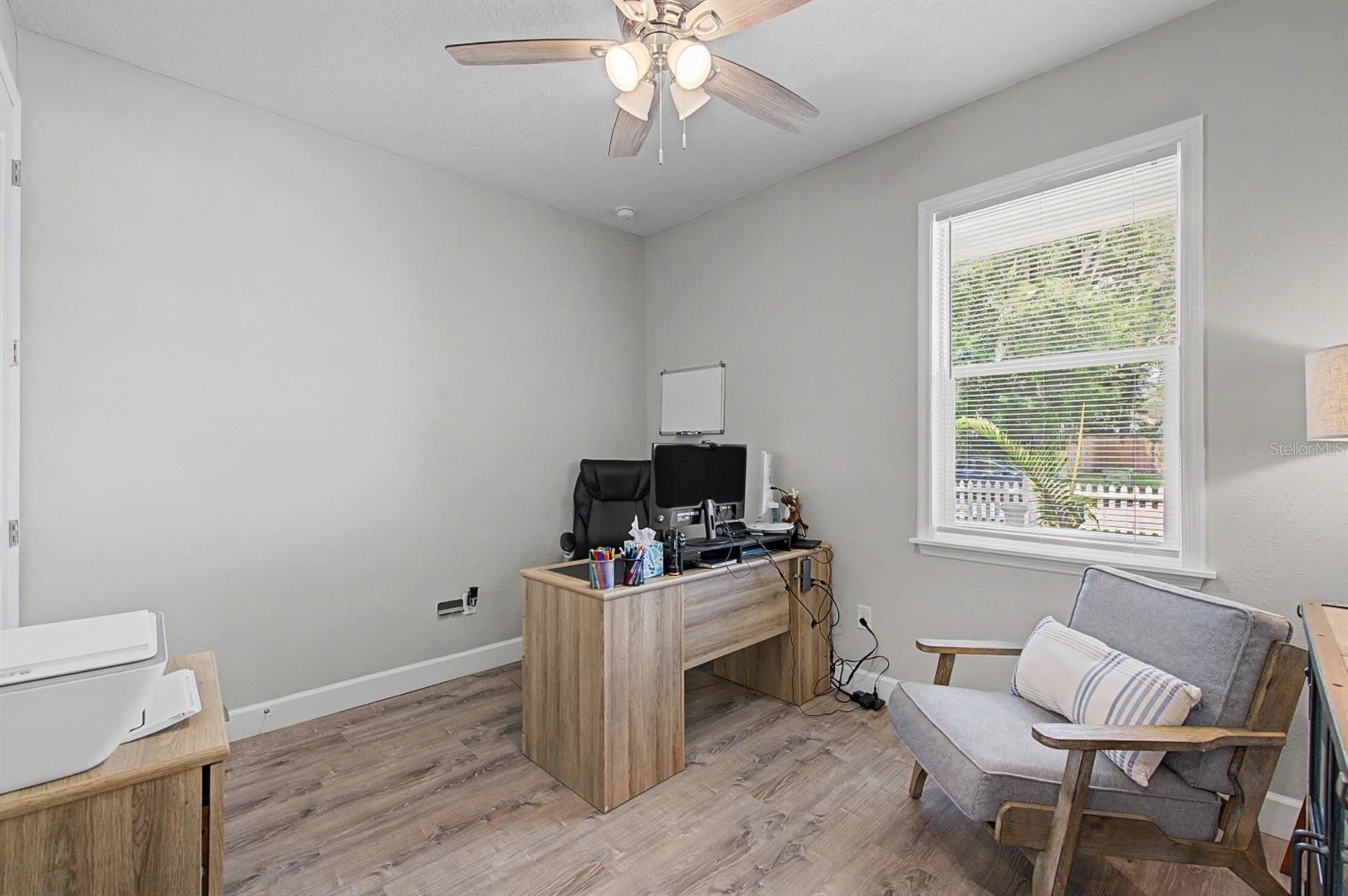 224 W EMILY ST — photo 28