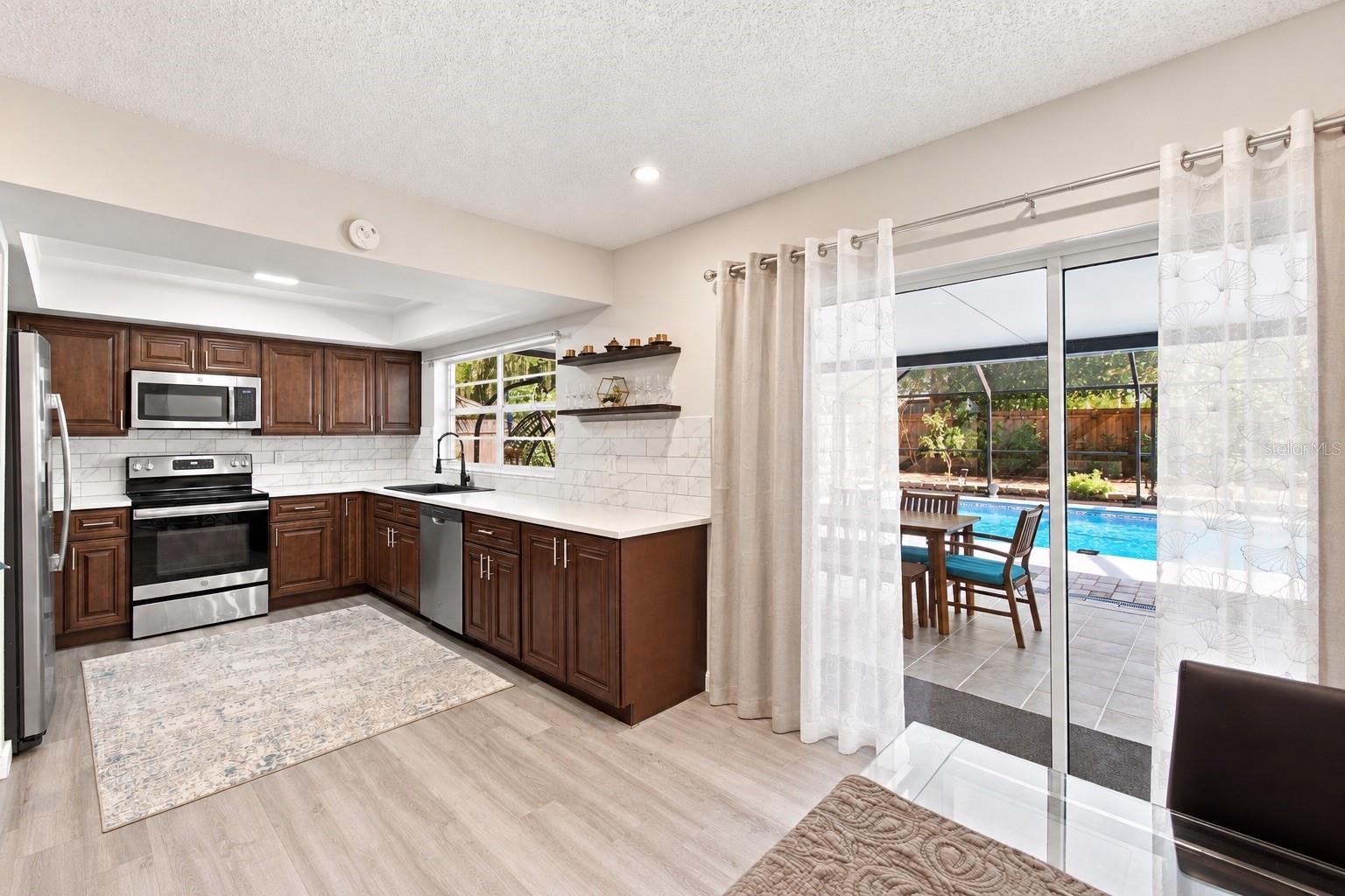 626 FOREST HILLS DR — photo 11