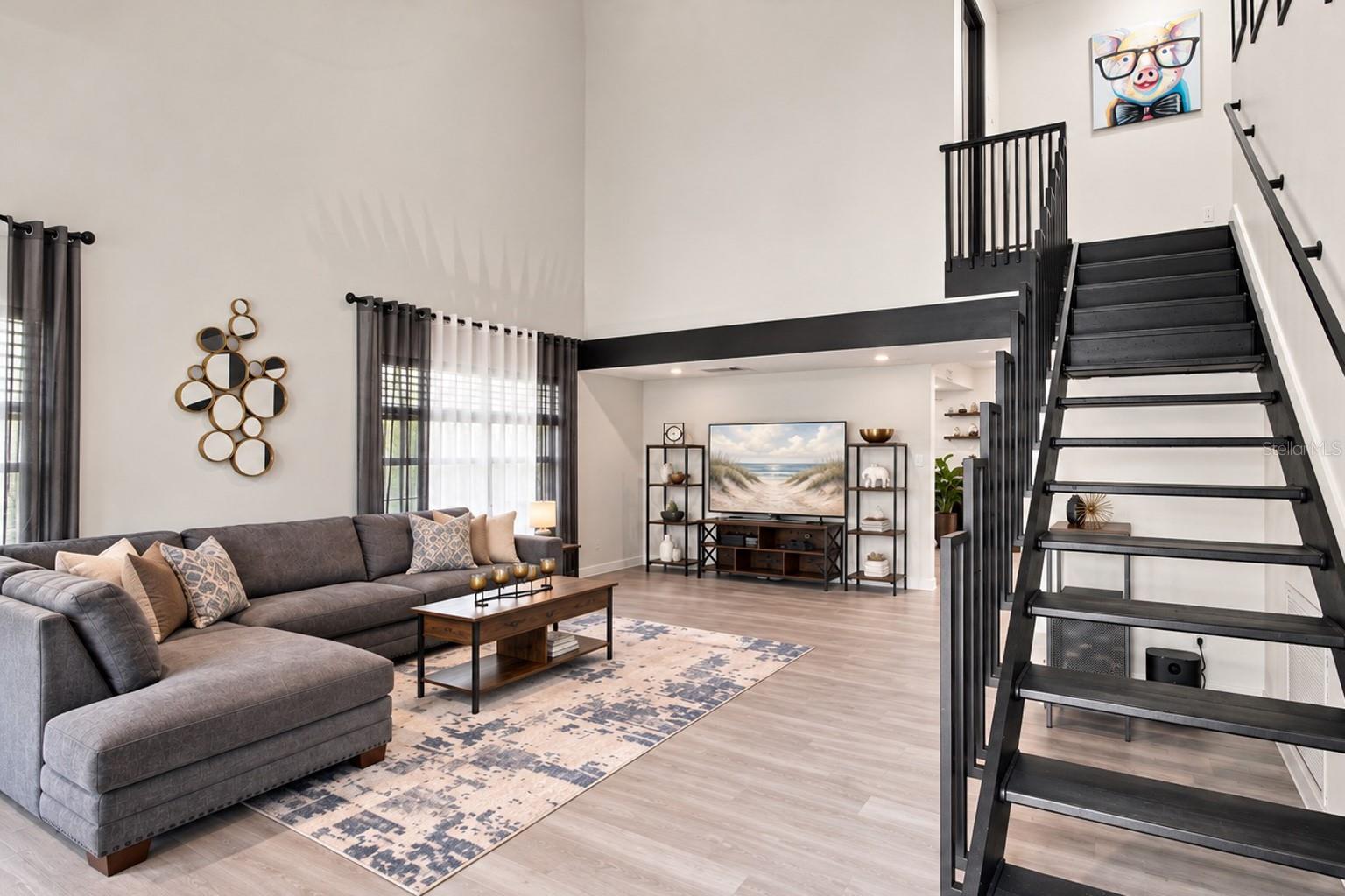 626 FOREST HILLS DR — photo 2