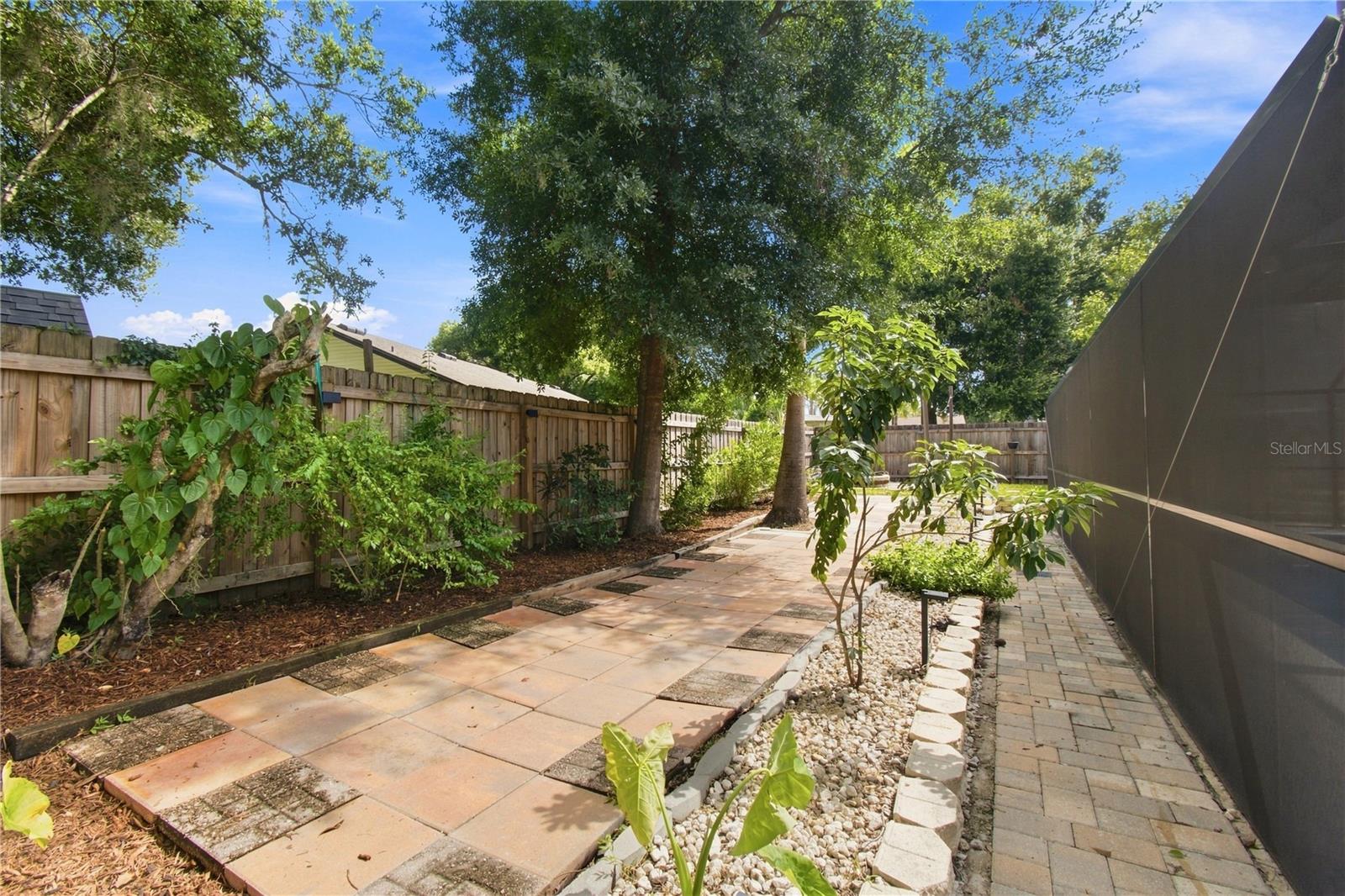 626 FOREST HILLS DR — photo 31