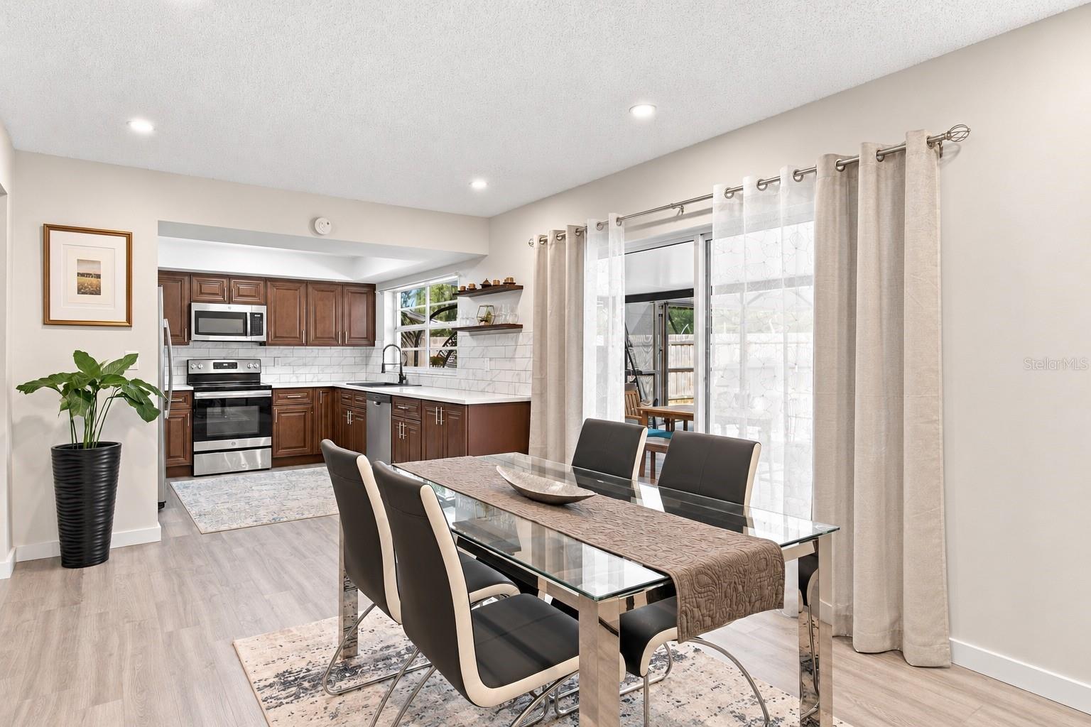 626 FOREST HILLS DR — photo 10