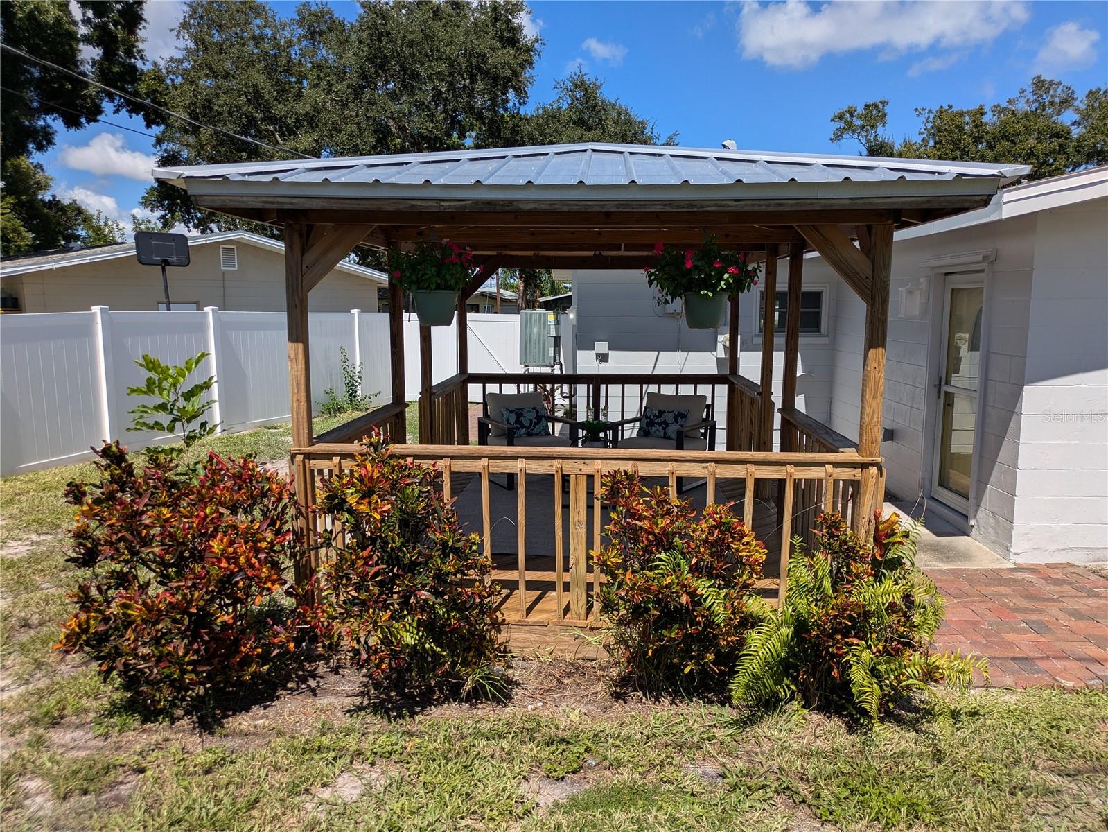 3641 BEACH DR SE — photo 31