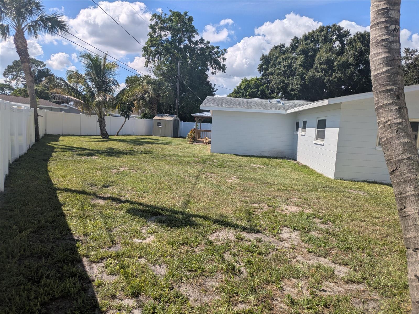 3641 BEACH DR SE — photo 37