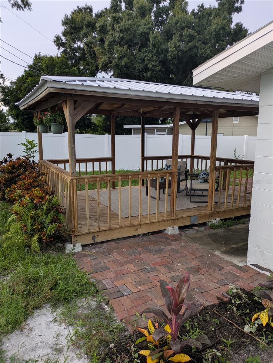 3641 BEACH DR SE — photo 33