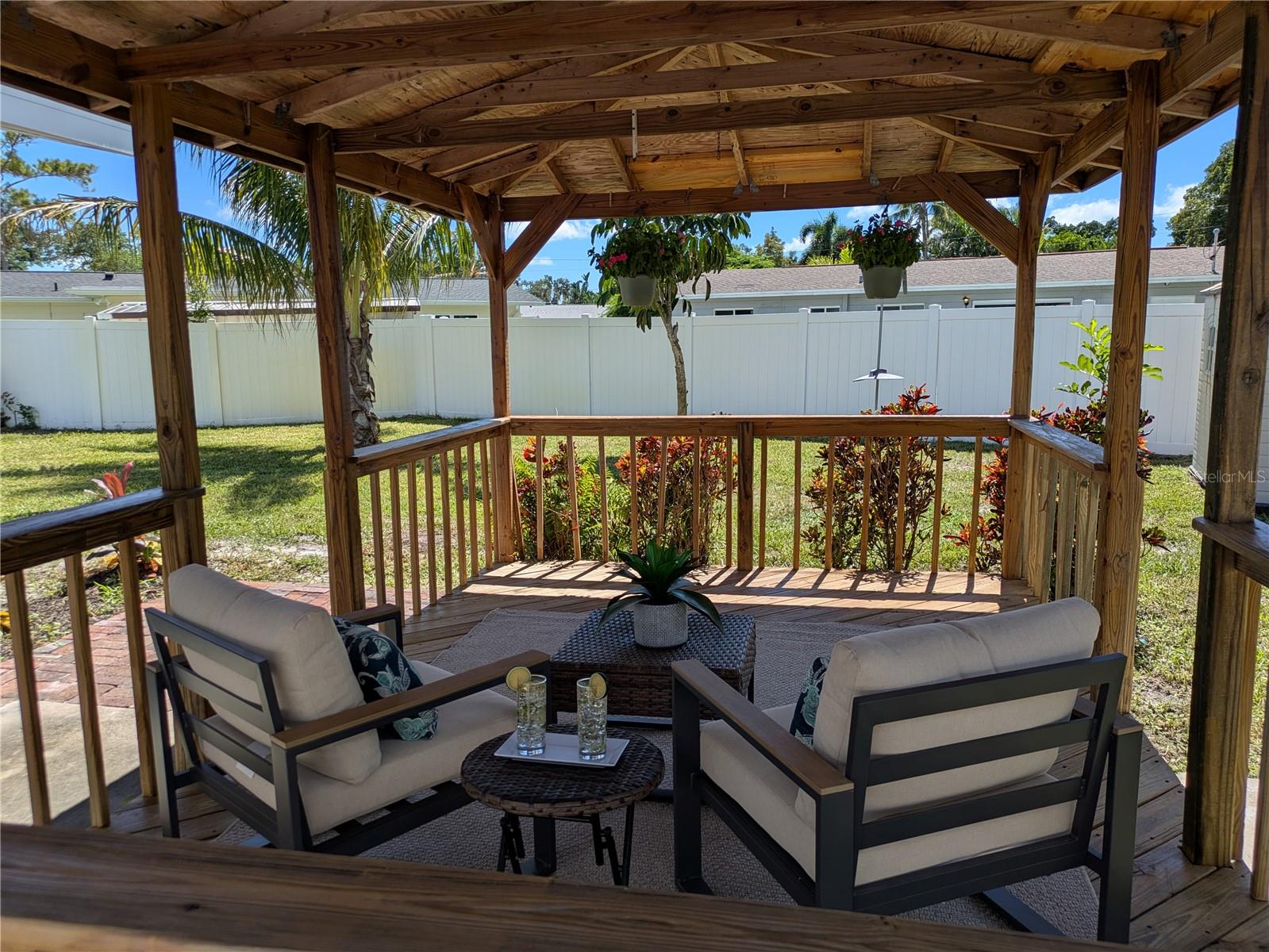 3641 BEACH DR SE — photo 32