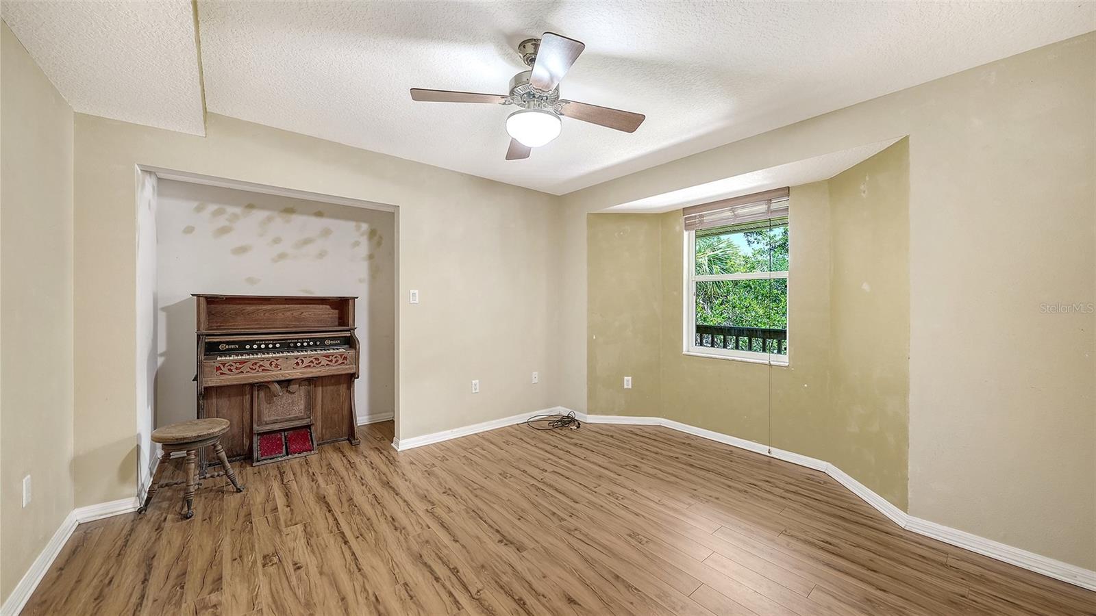 2046 CORDES ST — photo 24