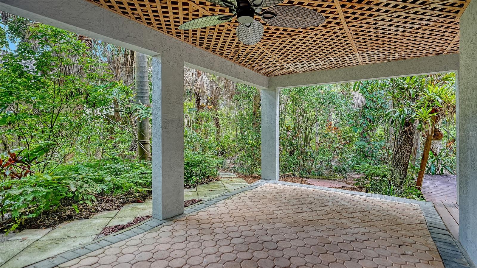 2046 CORDES ST — photo 32