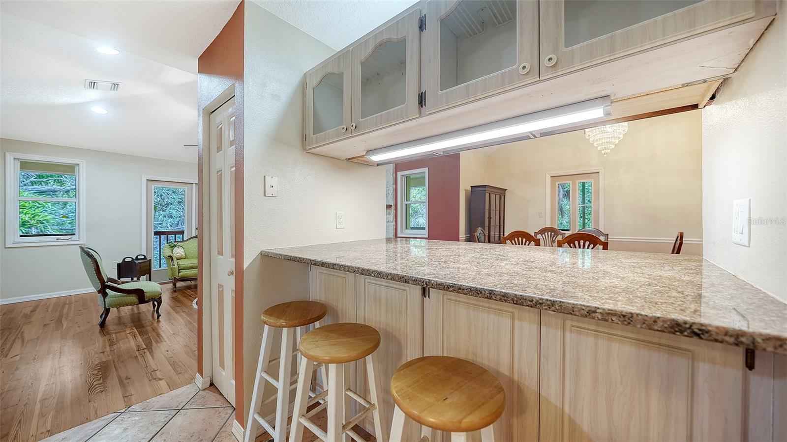 2046 CORDES ST — photo 12